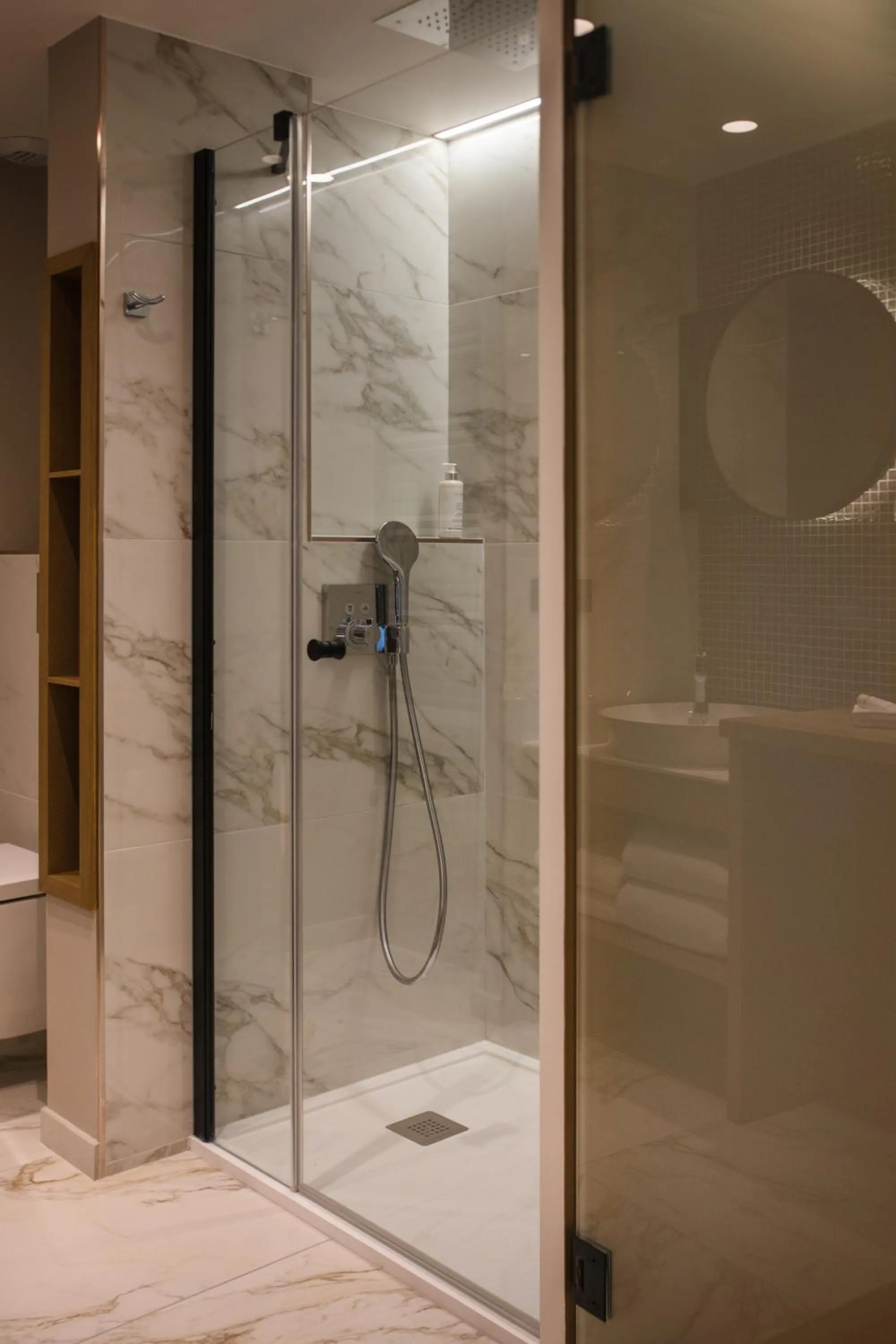 Bathroom in Le Pélican