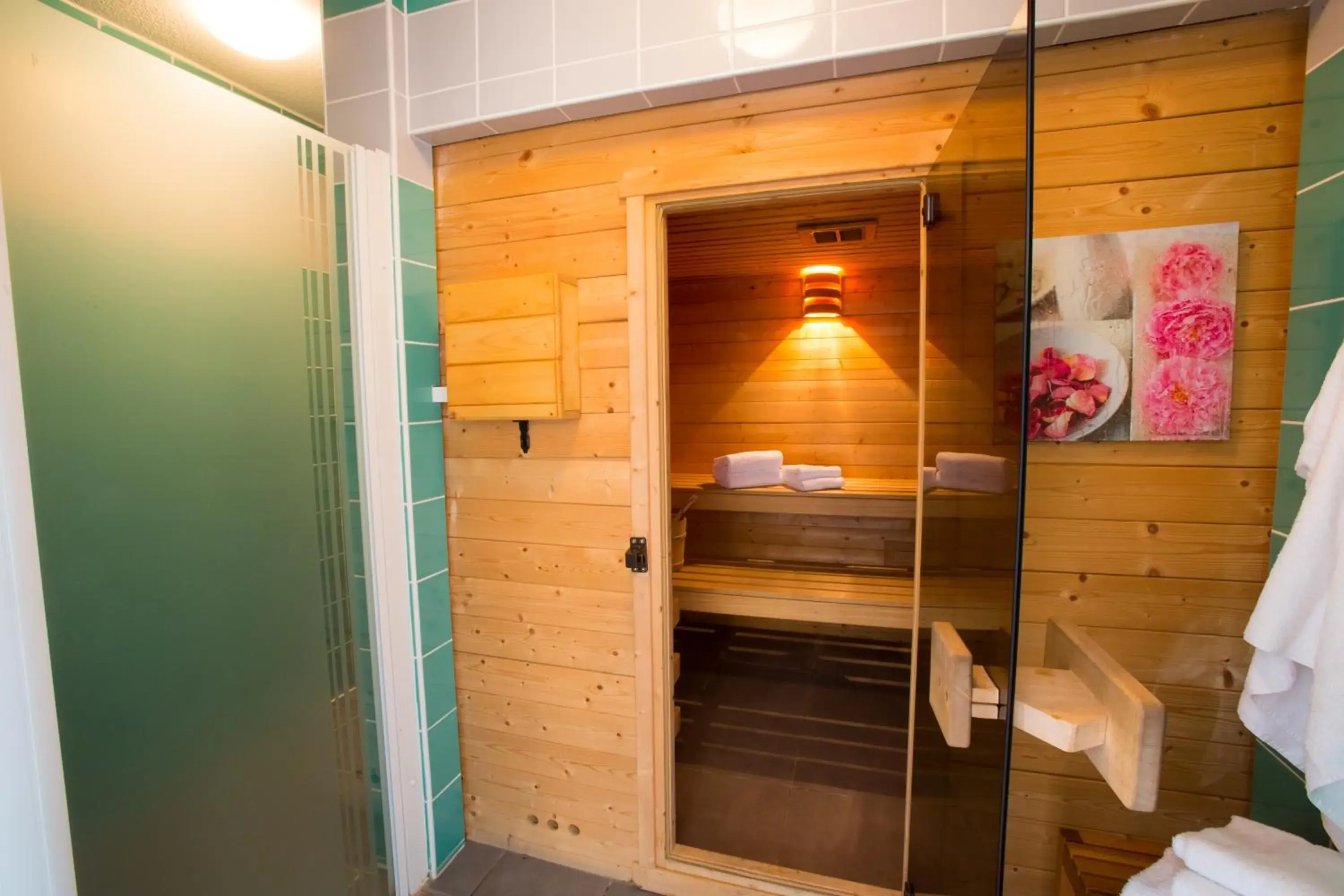 Spa and wellness centre/facilities in All Suites Le Teich – Bassin d’Arcachon Spa and wellness centre/facilities in All Suites Le Teich – Bassin d’Arcachon