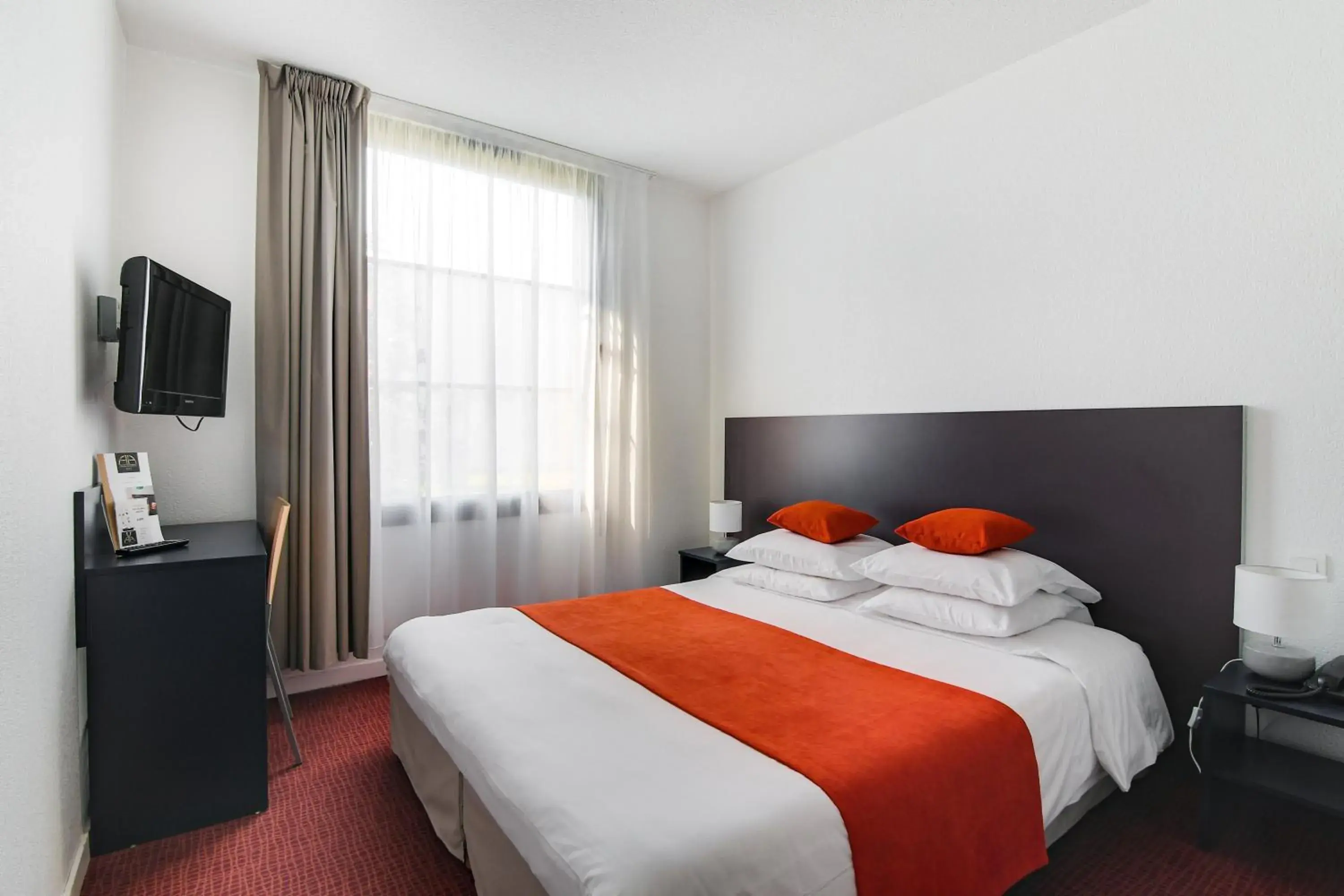 Bed in All Suites Le Teich – Bassin d’Arcachon Bed in All Suites Le Teich – Bassin d’Arcachon