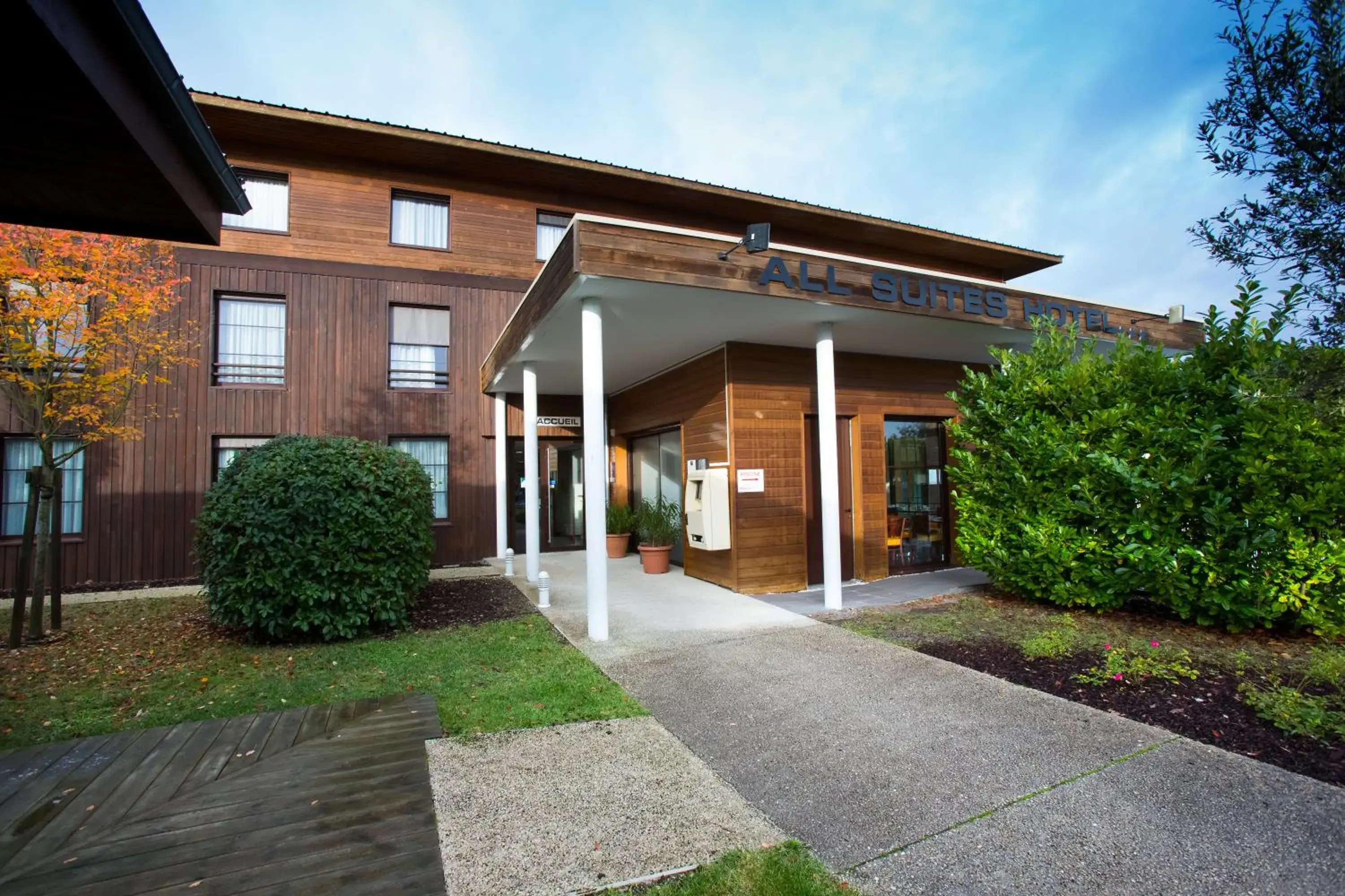 Facade/entrance in All Suites Le Teich – Bassin d’Arcachon Facade/entrance in All Suites Le Teich – Bassin d’Arcachon