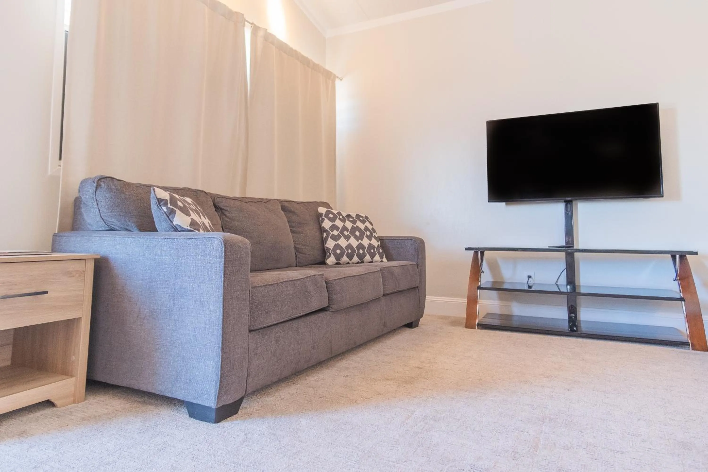 Communal lounge/ TV room in South Zion Inn and Suites