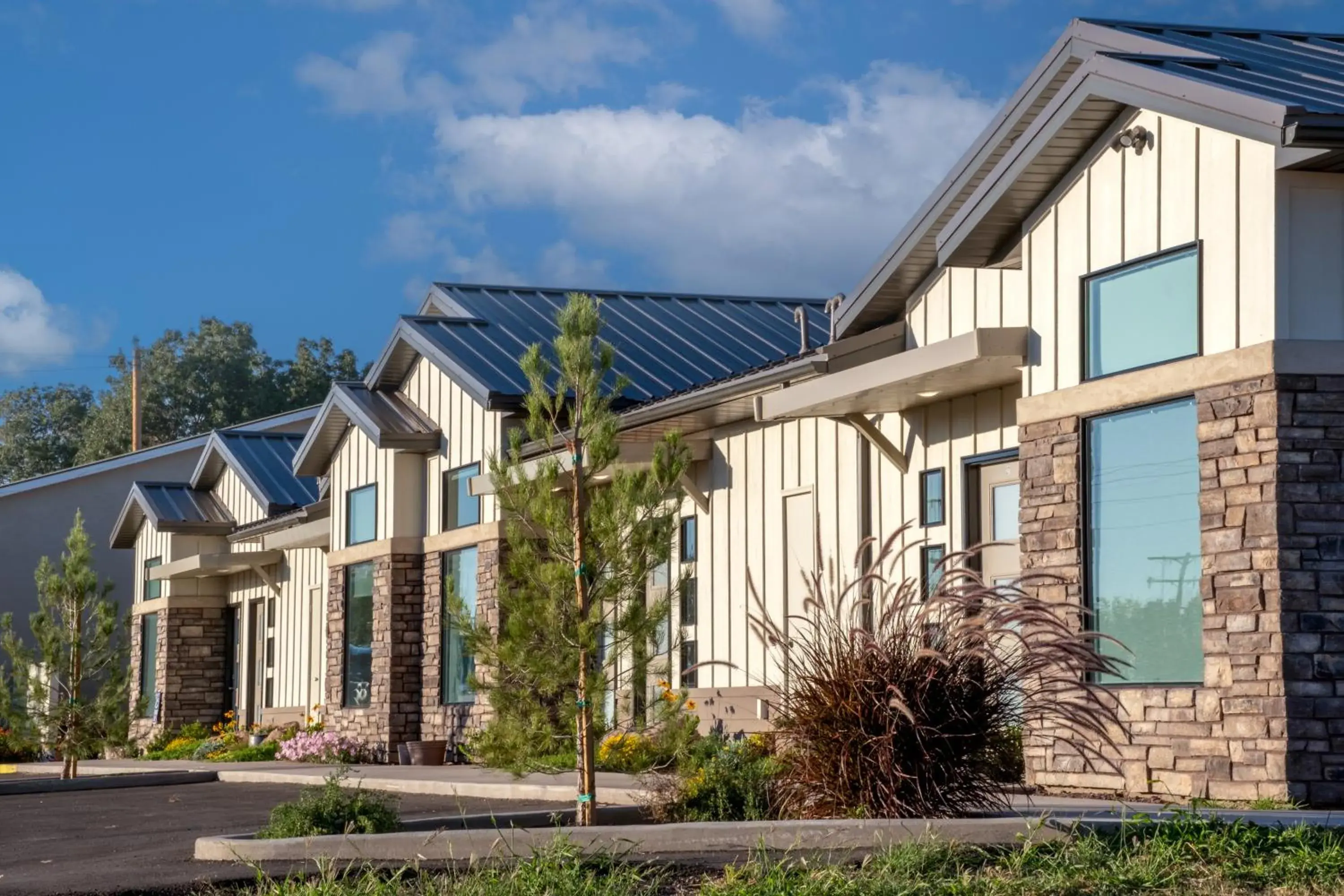 Property building in South Zion Inn and Suites Property building in South Zion Inn and Suites