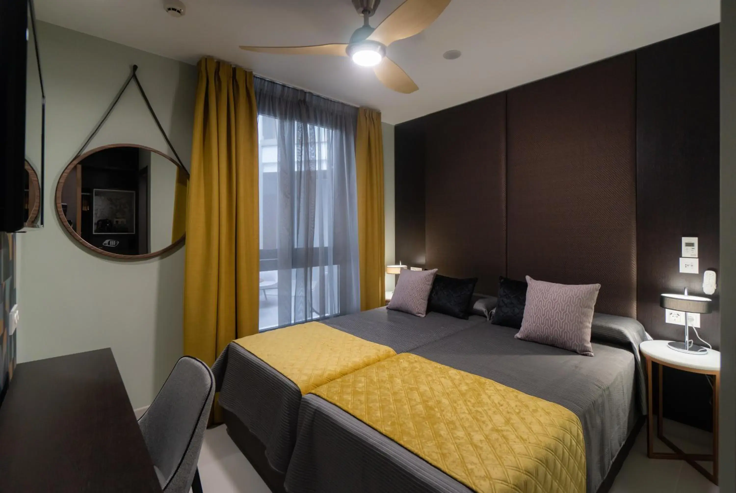 Budget Double Room in Hotel Perla del Sur Budget Double Room in Hotel Perla del Sur