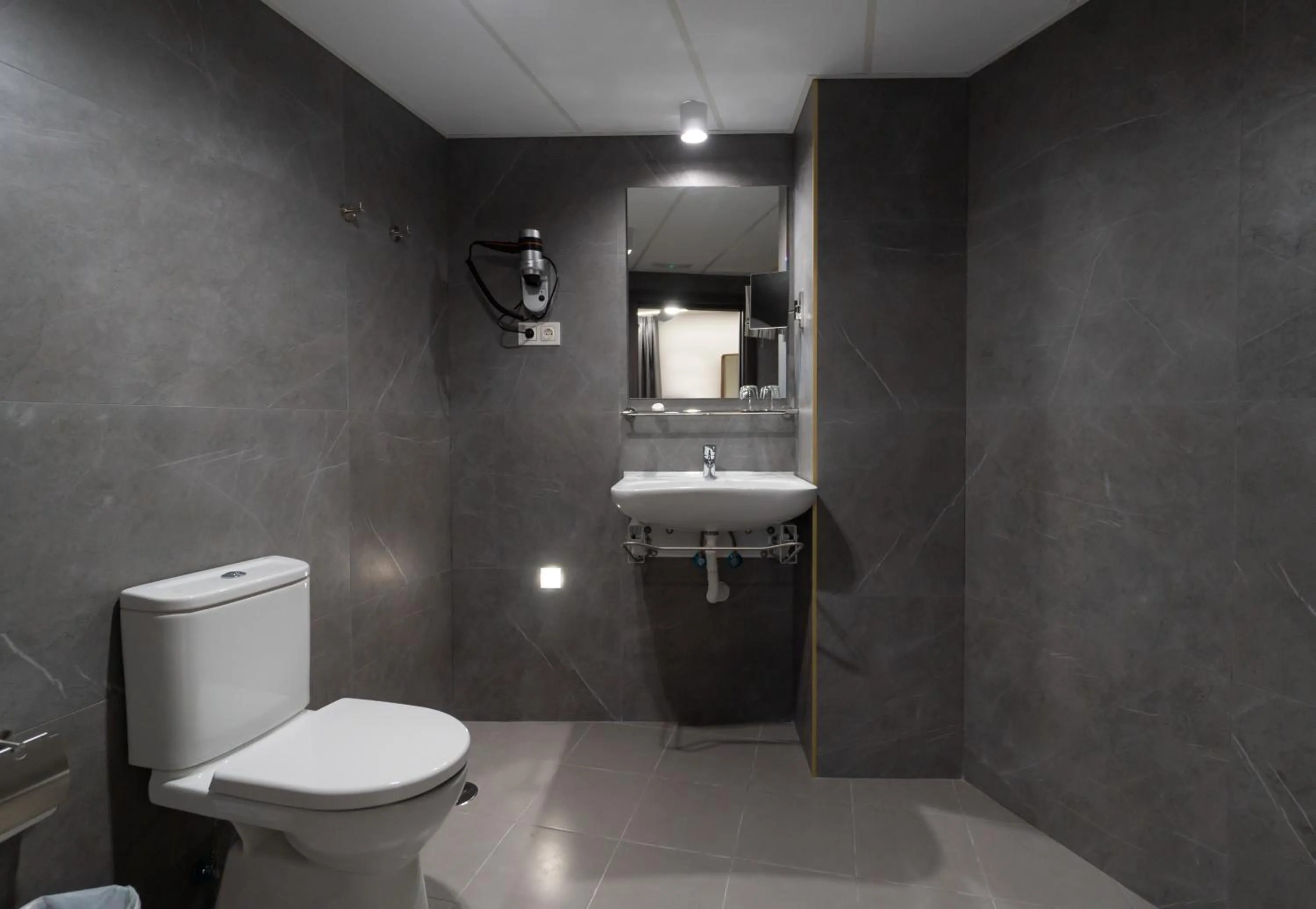 Bathroom in Hotel Perla del Sur