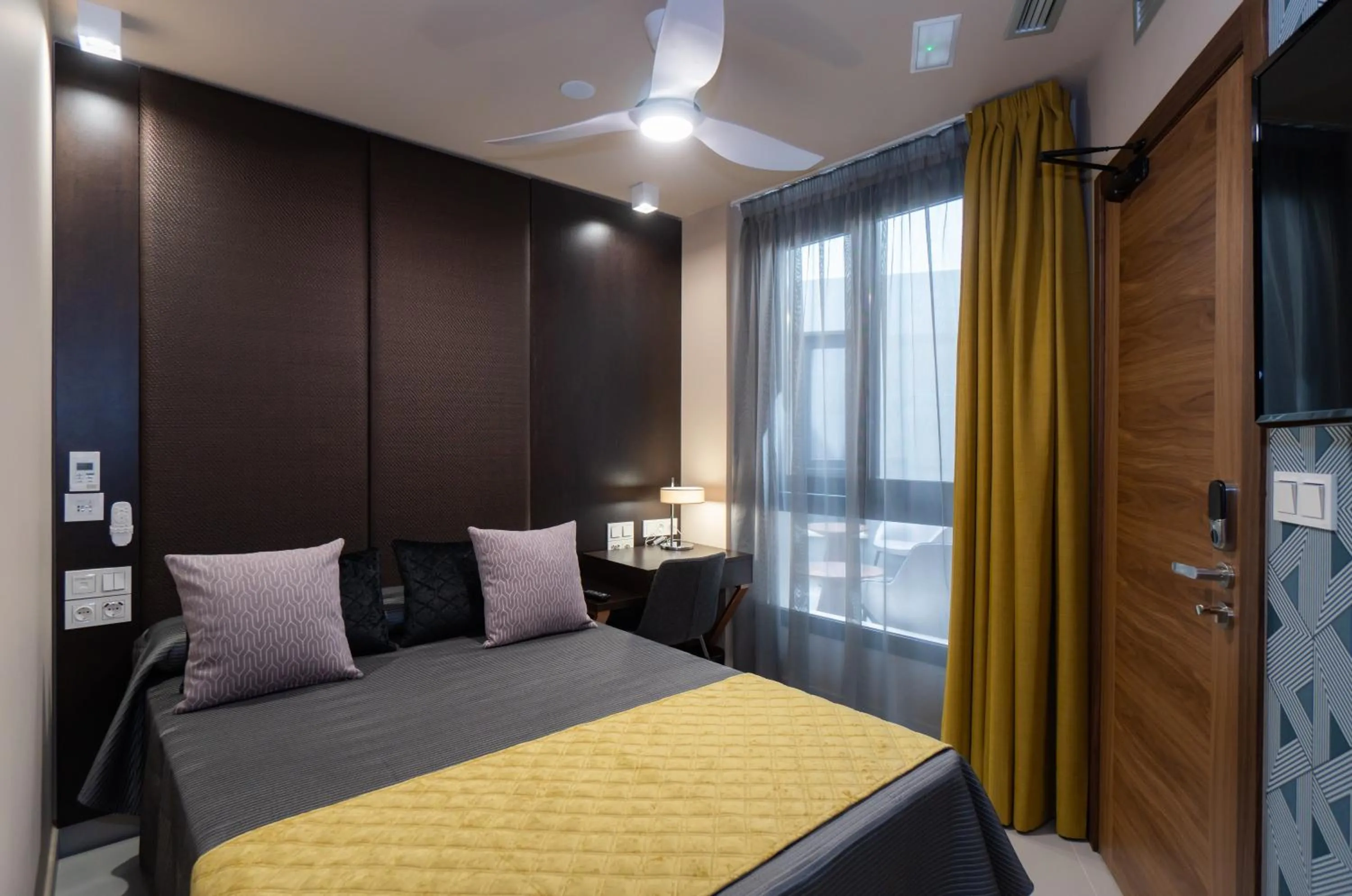 Bed in Hotel Perla del Sur