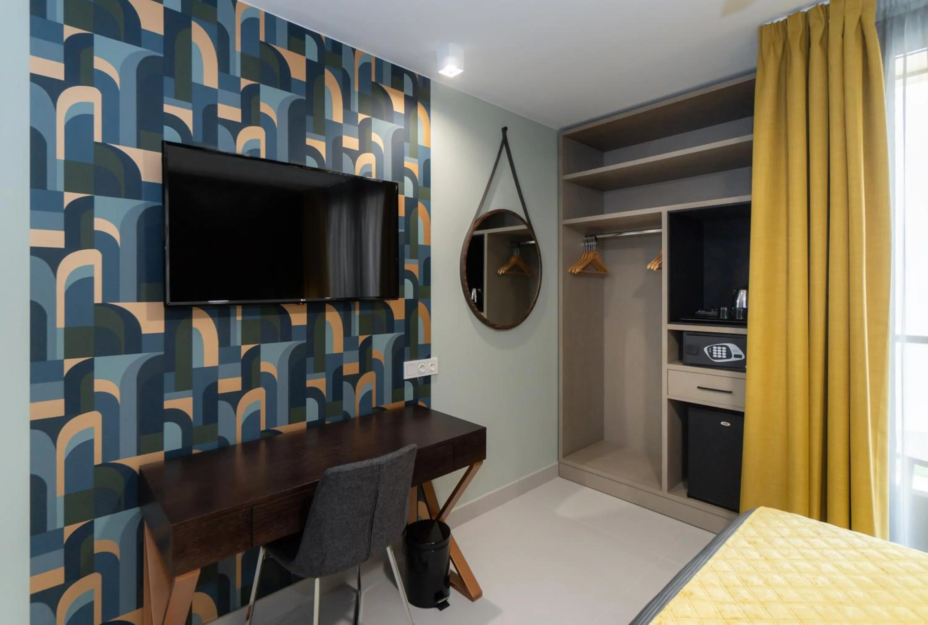 TV and multimedia in Hotel Perla del Sur