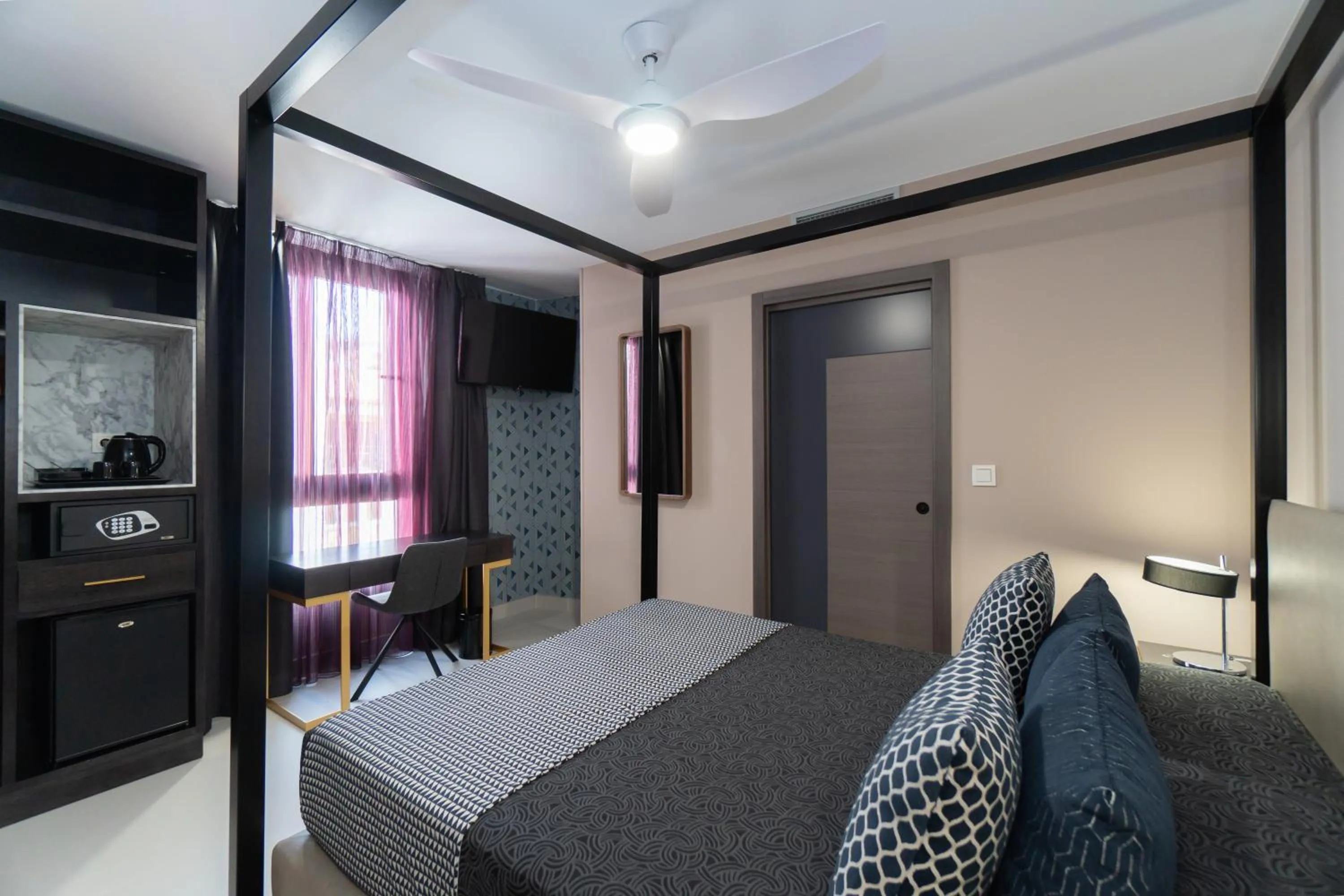 Bed in Hotel Perla del Sur