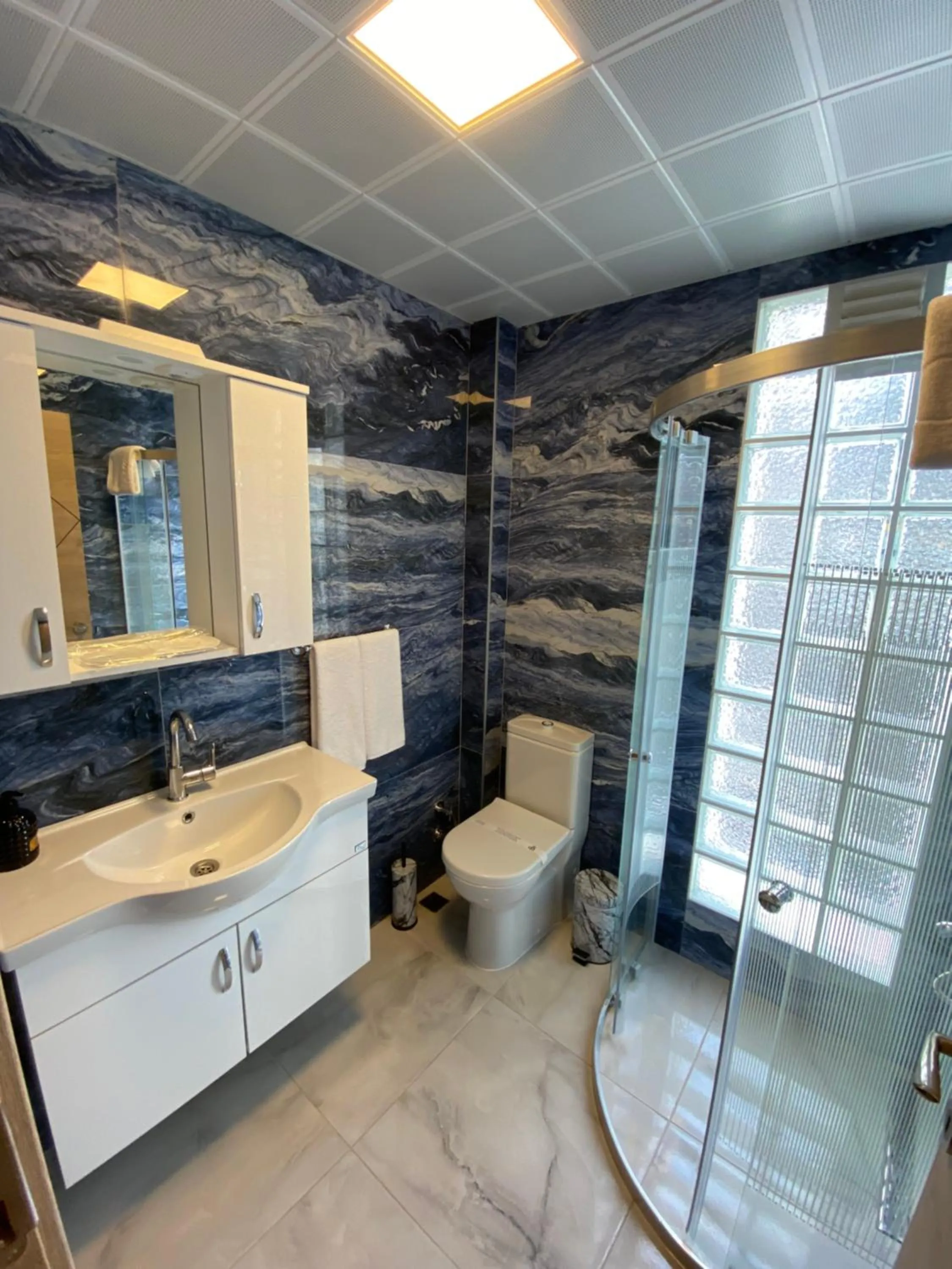 Bathroom in Huma Elite Hotel