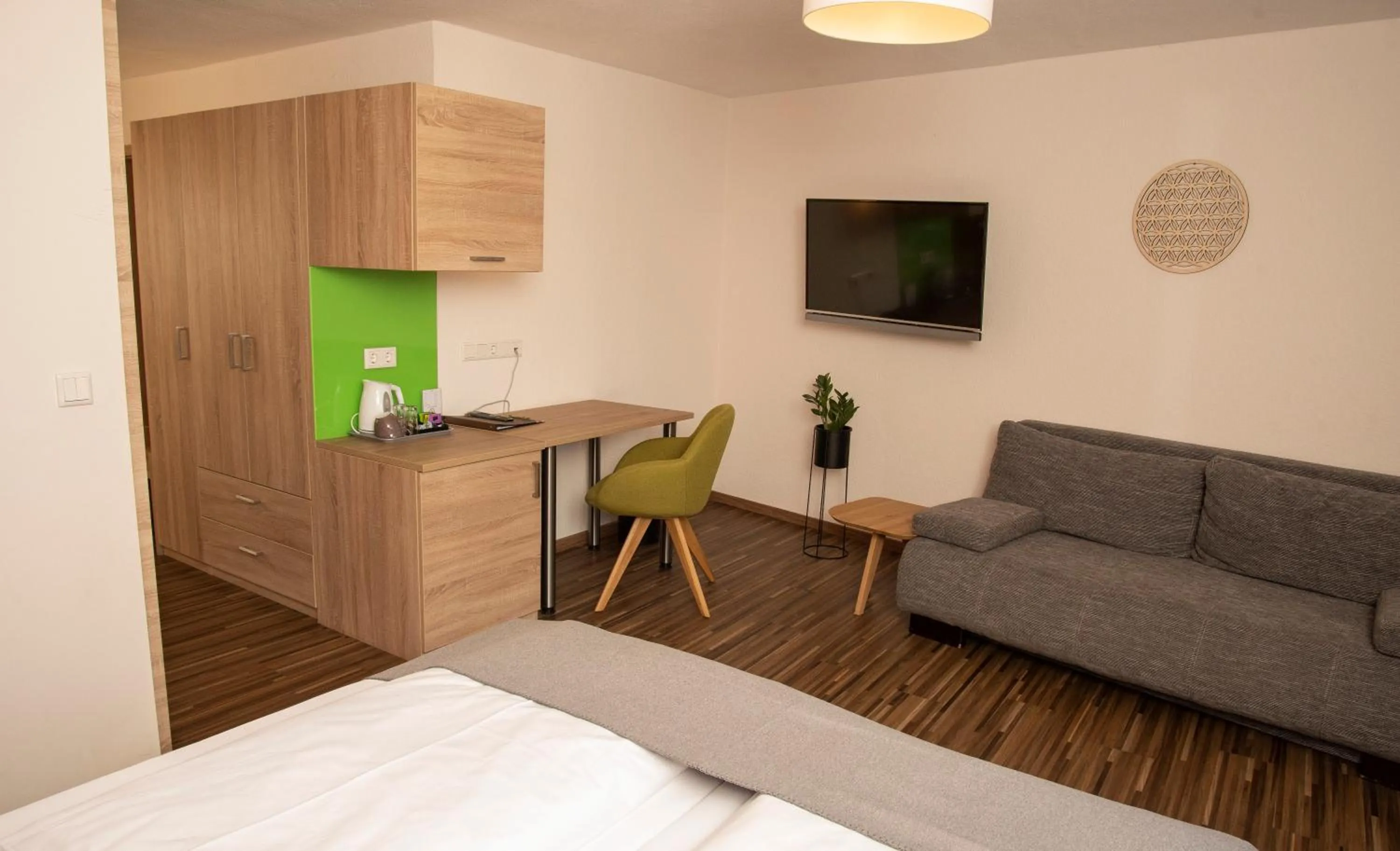 Seating area, Bed in Gasthof zum Goldenen Lamm