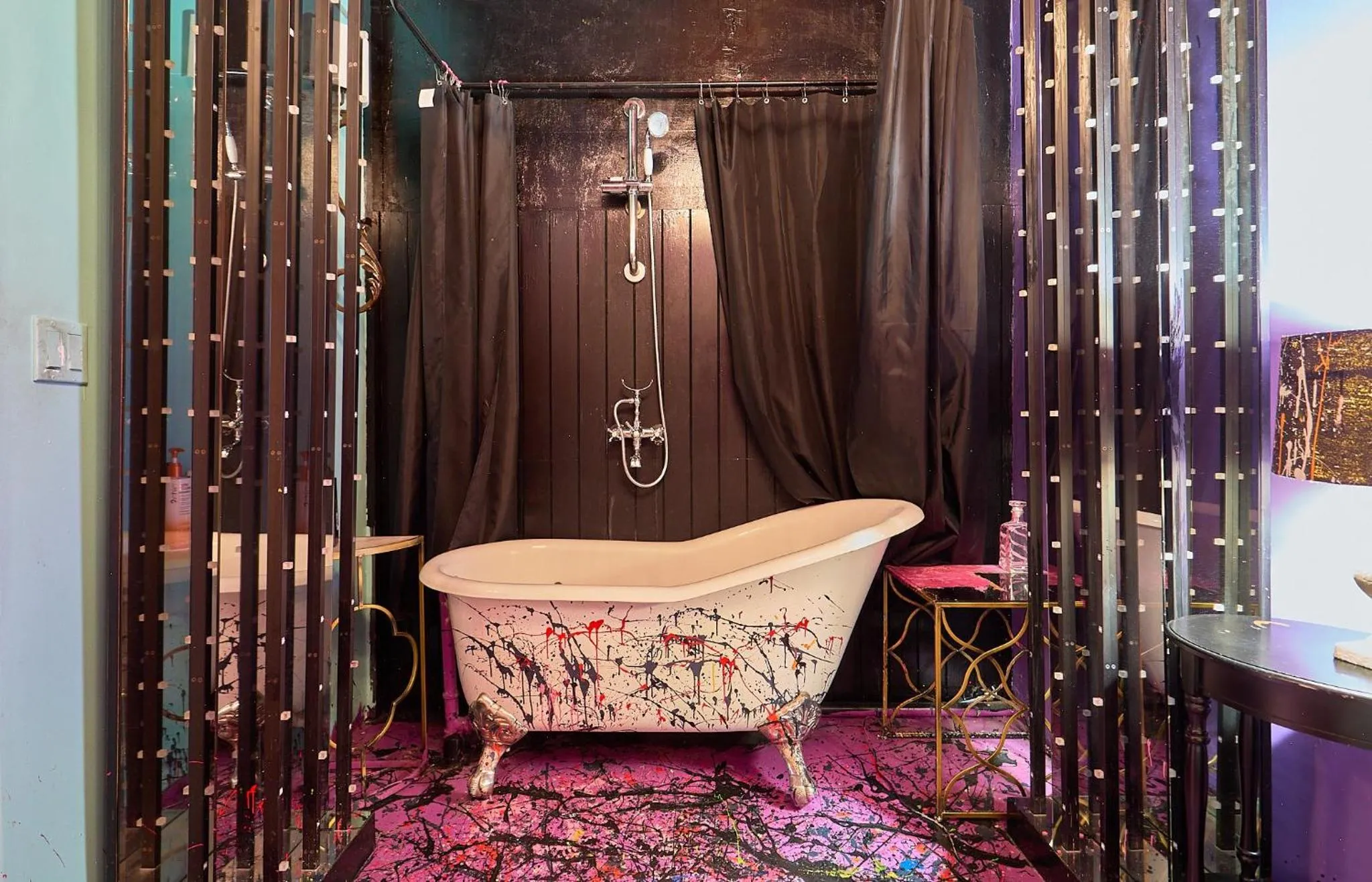 Shower in Beverly Hills Spanish