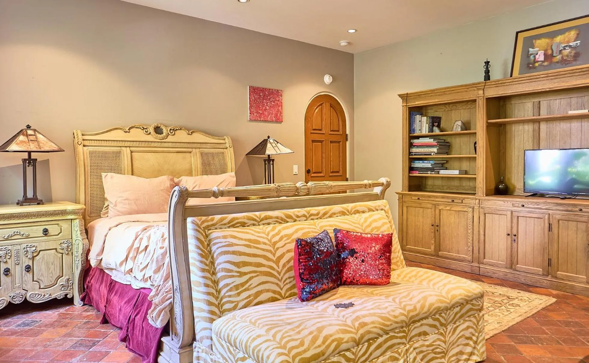 Bed in Beverly Hills Spanish