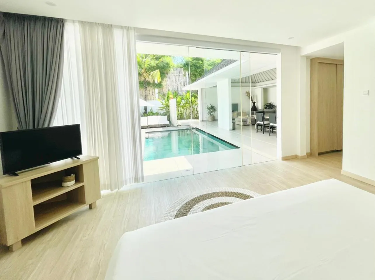 Bedroom, Bed in Alami Luxury Villa