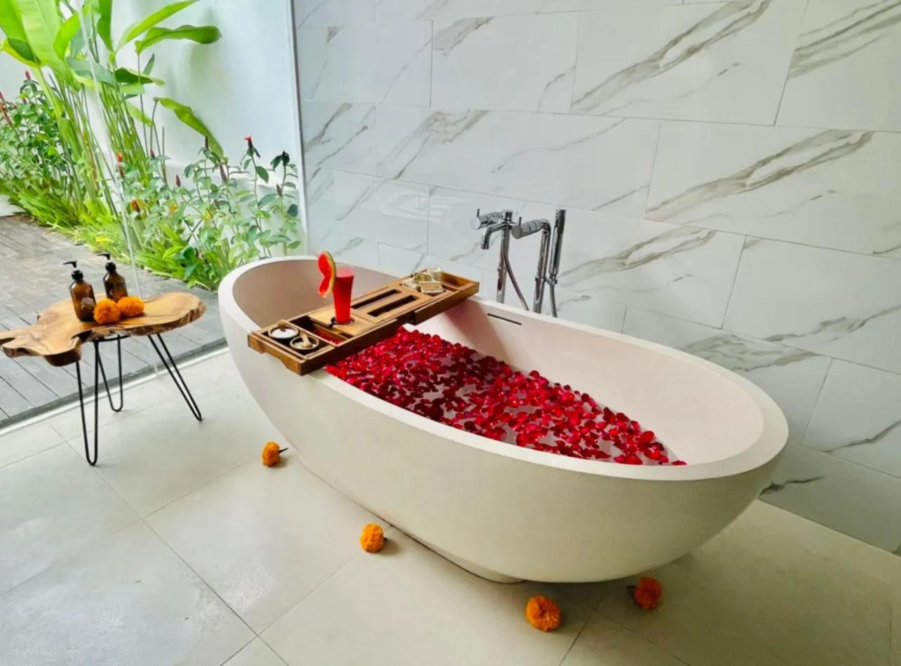Bath in Alami Luxury Villa