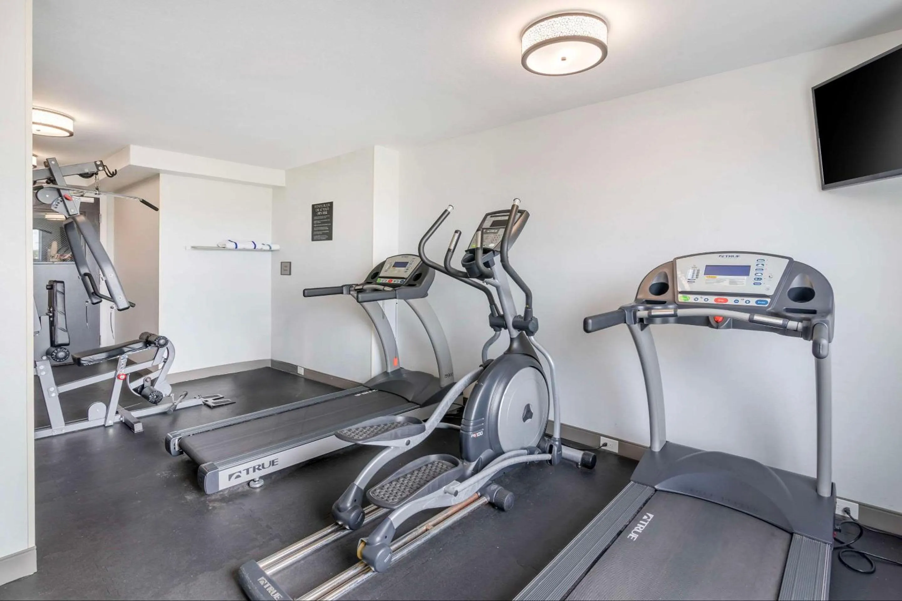 Fitness centre/facilities in Country Inn & Suites By Radisson, Savannah Airport, GA