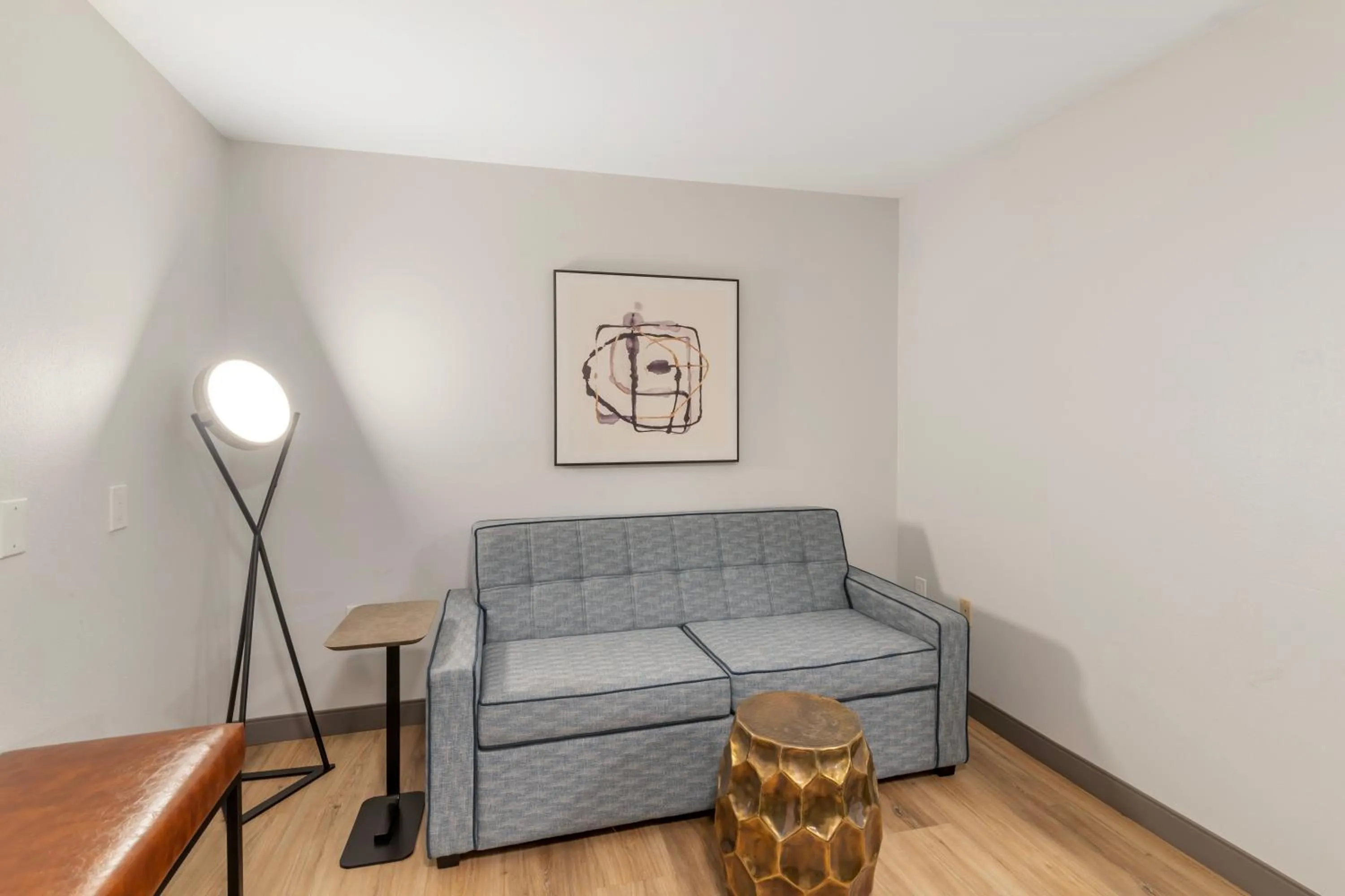 Seating area in Country Inn & Suites By Radisson, Savannah Airport, GA