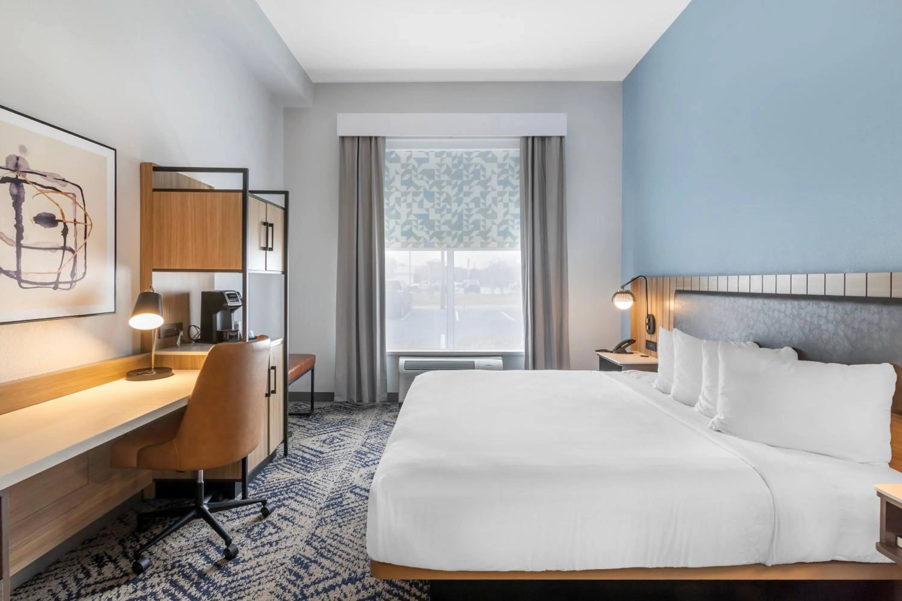 Bed in Country Inn & Suites By Radisson, Savannah Airport, GA