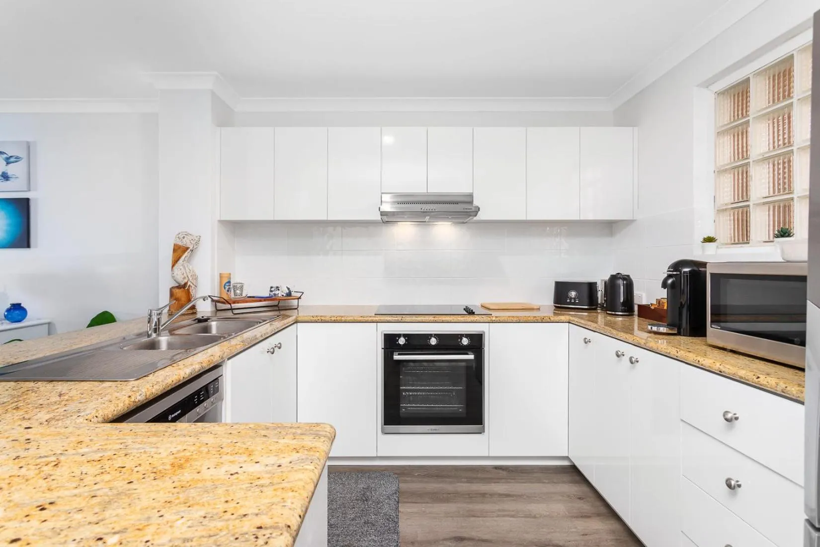 Kitchen or kitchenette in Nautica Residences Hillarys