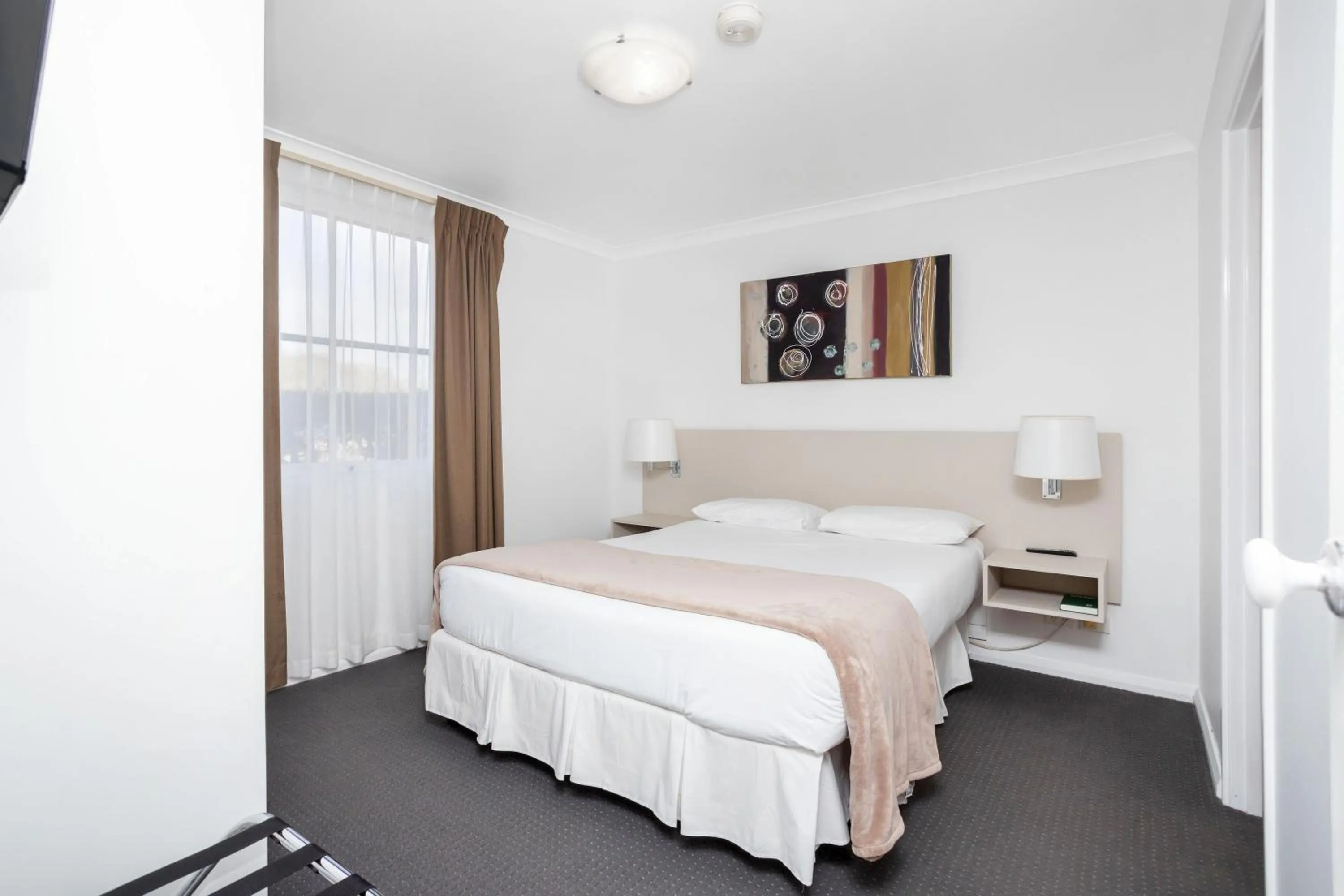 Bed in Nautica Residences Hillarys