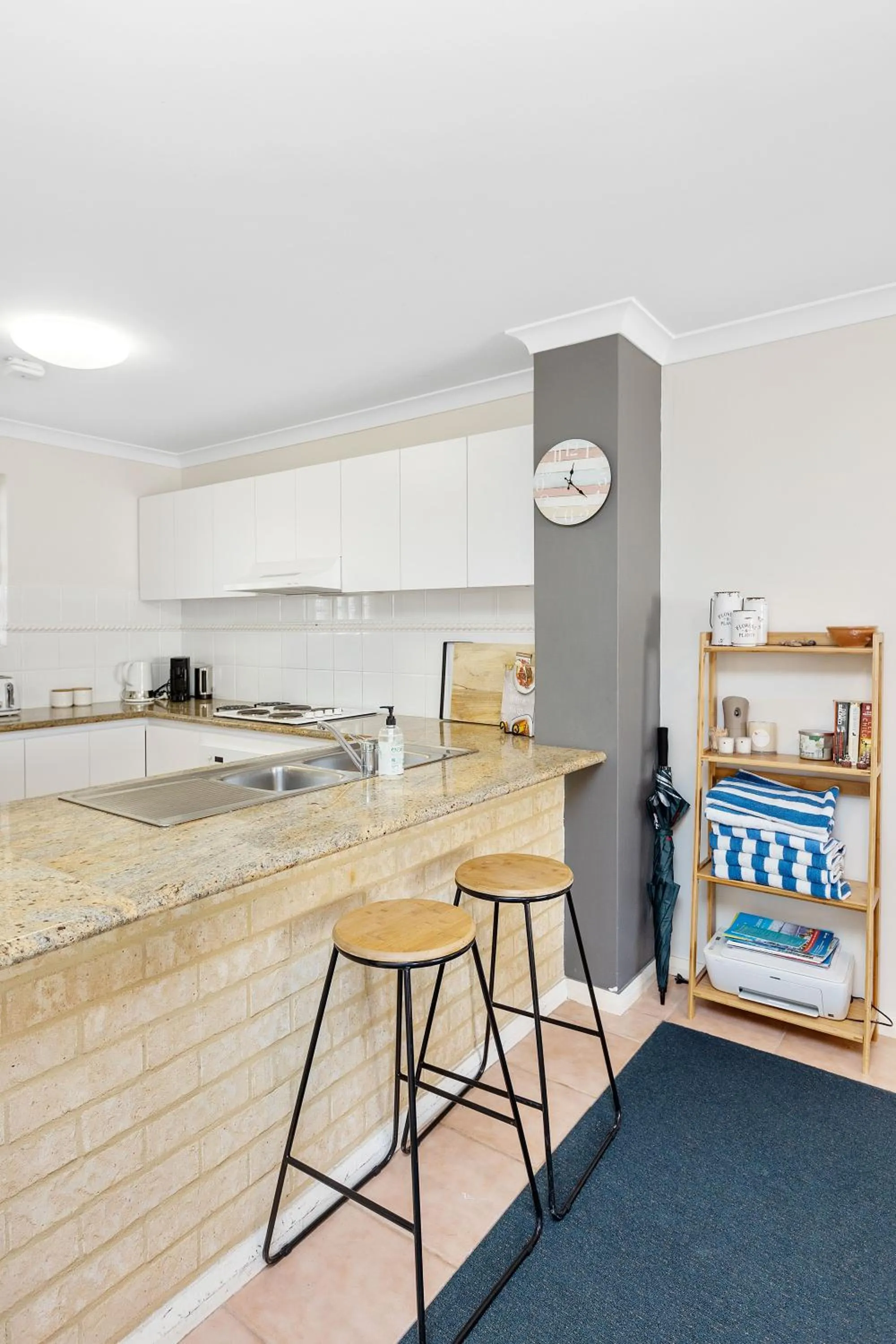 Kitchen or kitchenette in Nautica Residences Hillarys