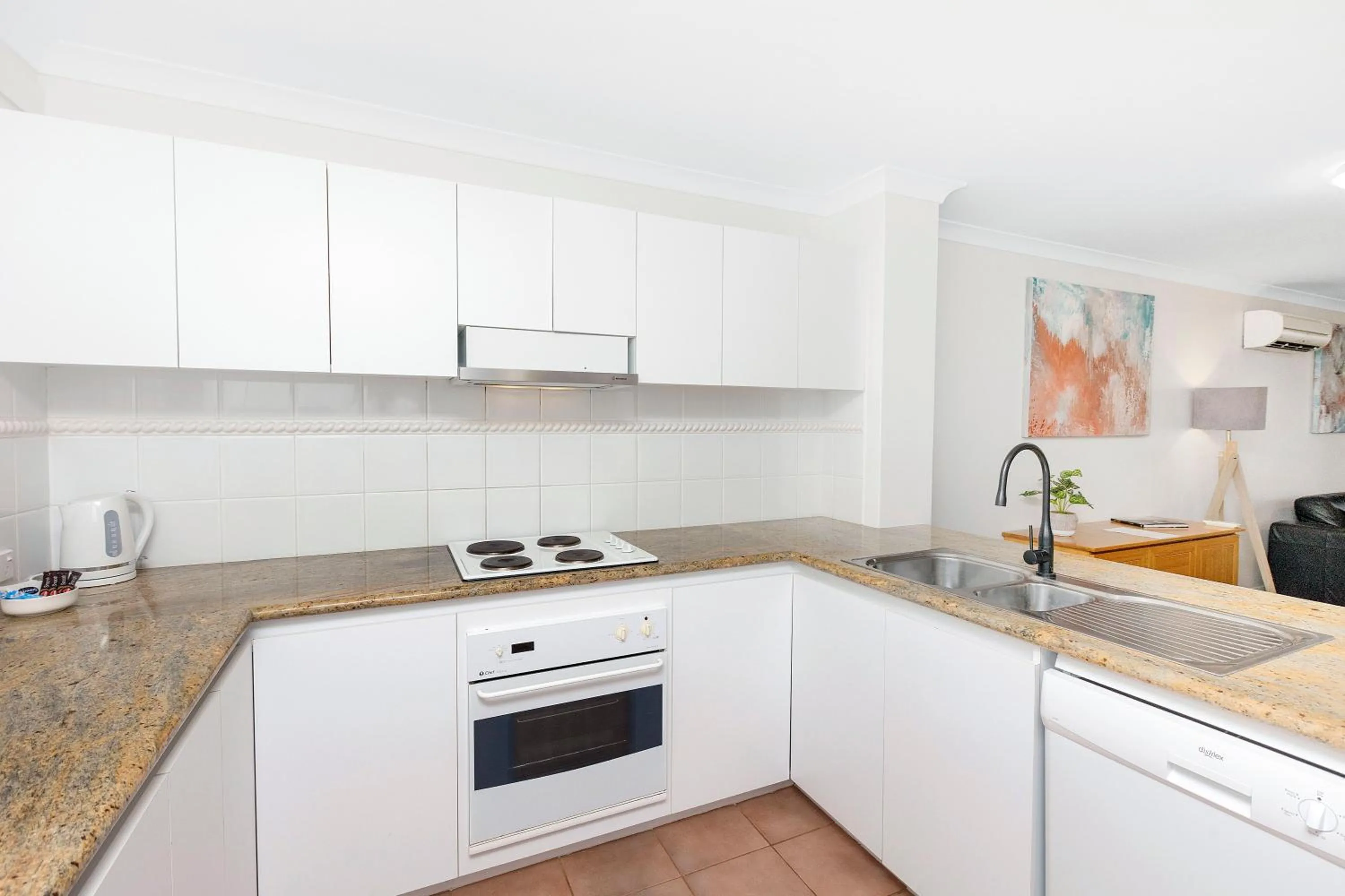 Kitchen or kitchenette in Nautica Residences Hillarys