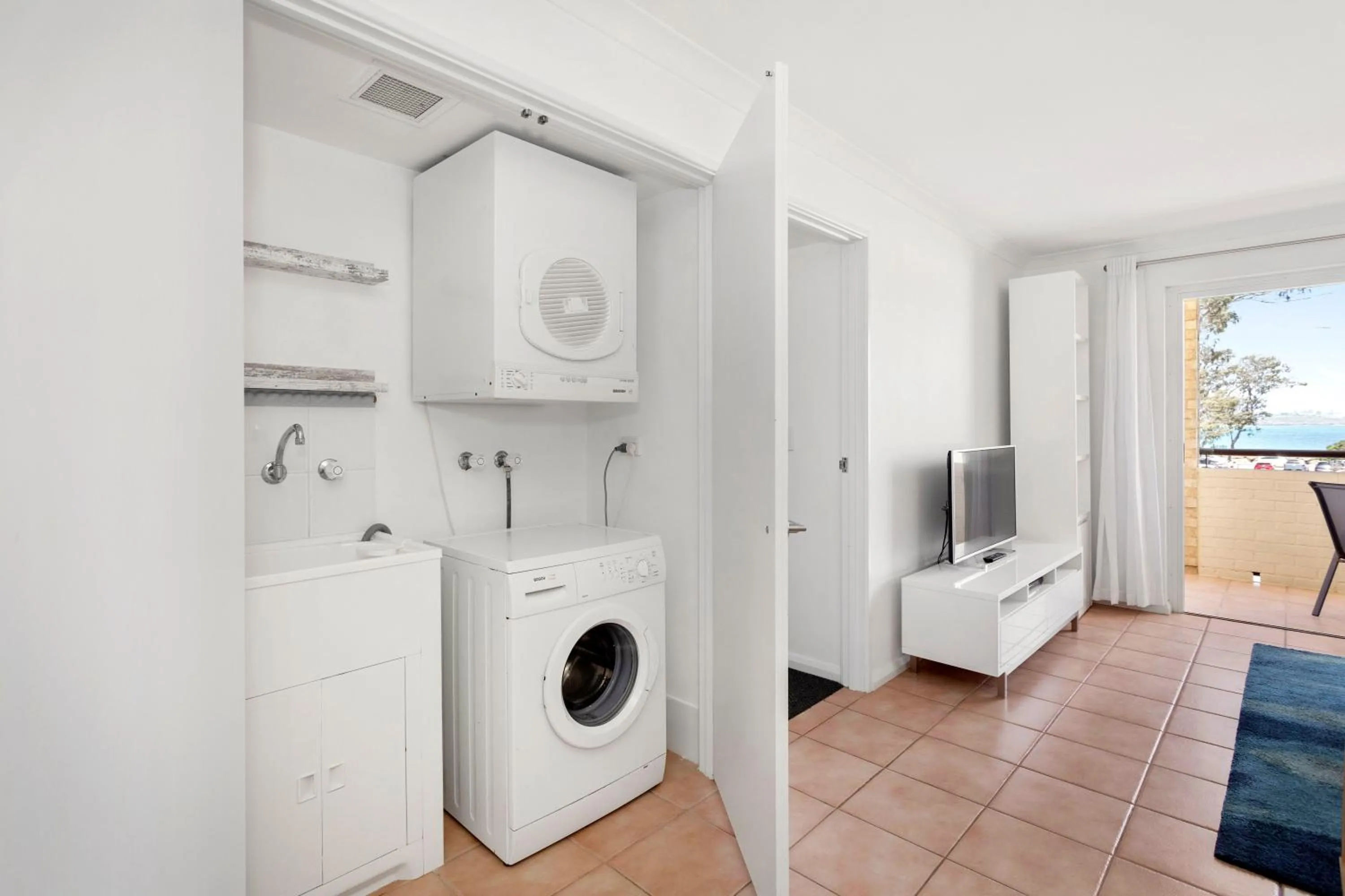 washing machine in Nautica Residences Hillarys