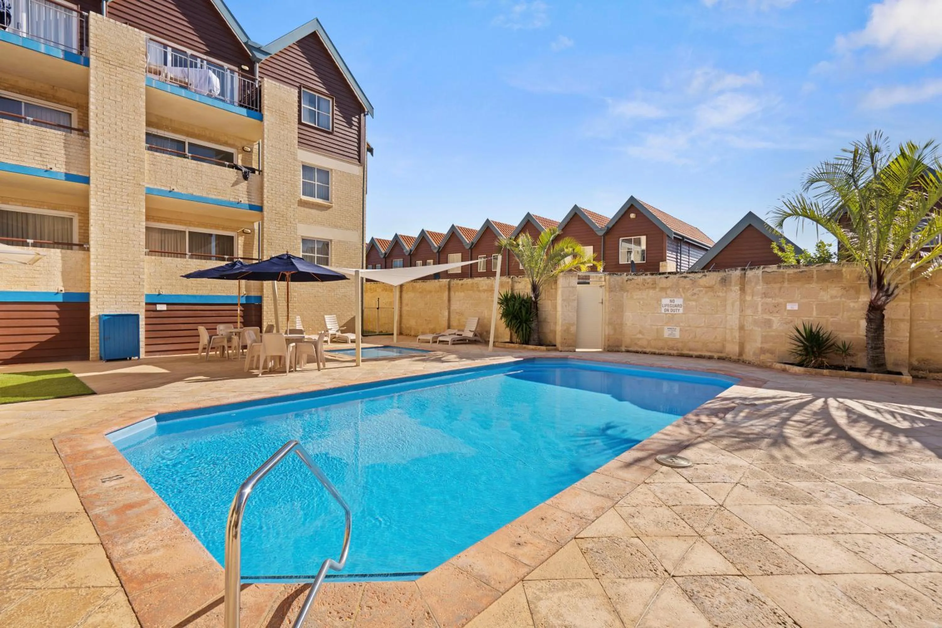 Swimming pool in Nautica Residences Hillarys