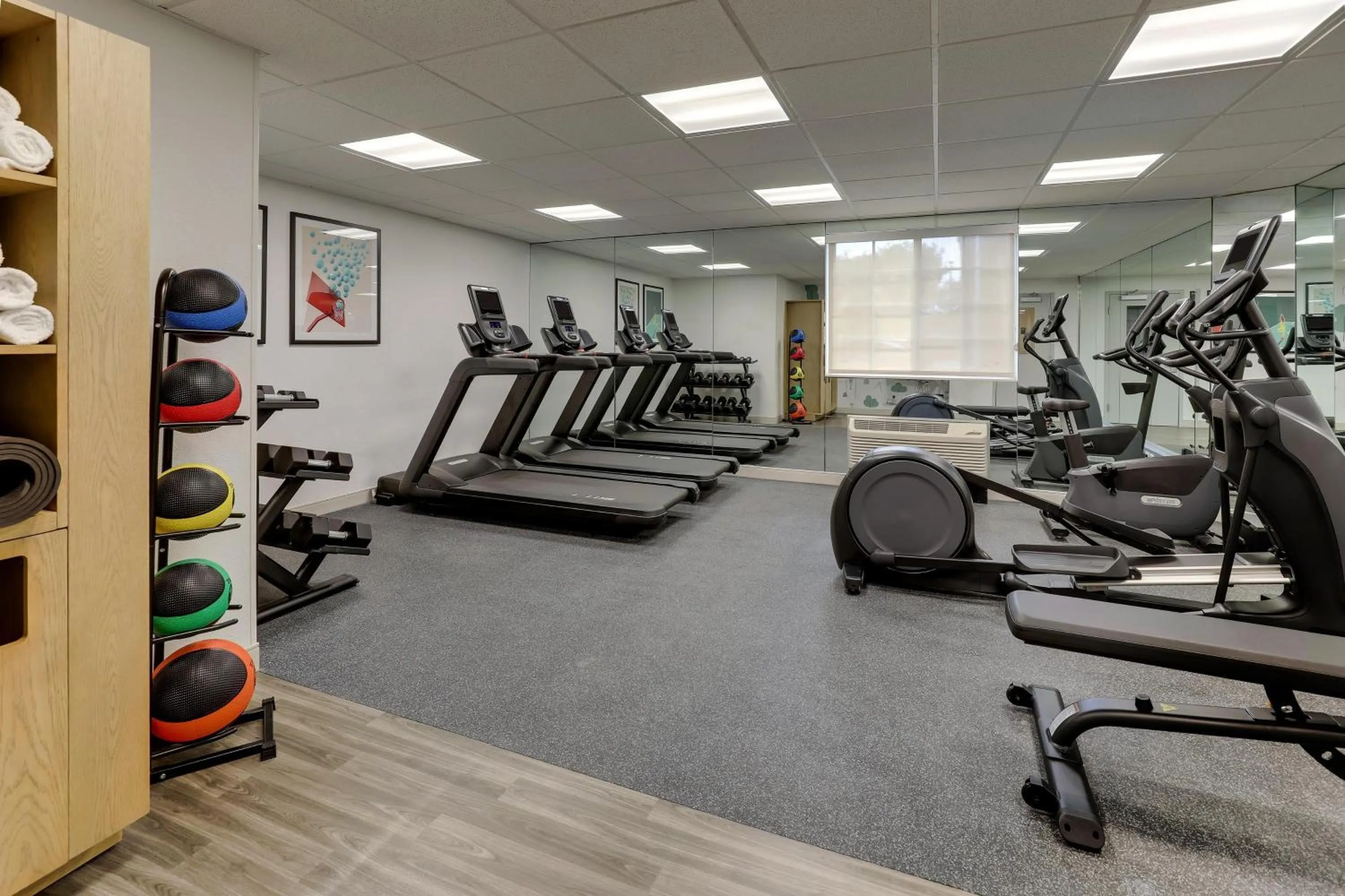 Fitness centre/facilities in Sonesta Simply Suites Las Vegas Convention Center