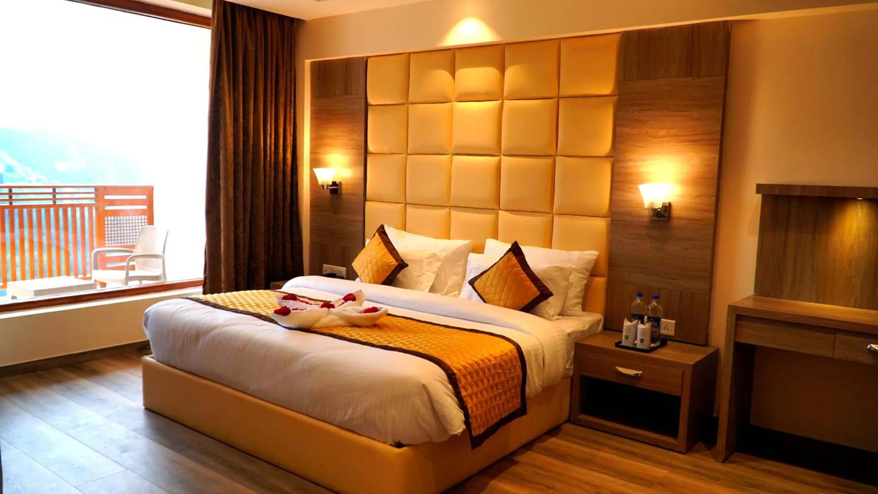 Photo of the whole room, Bed in The Jungle Mountain Retreat