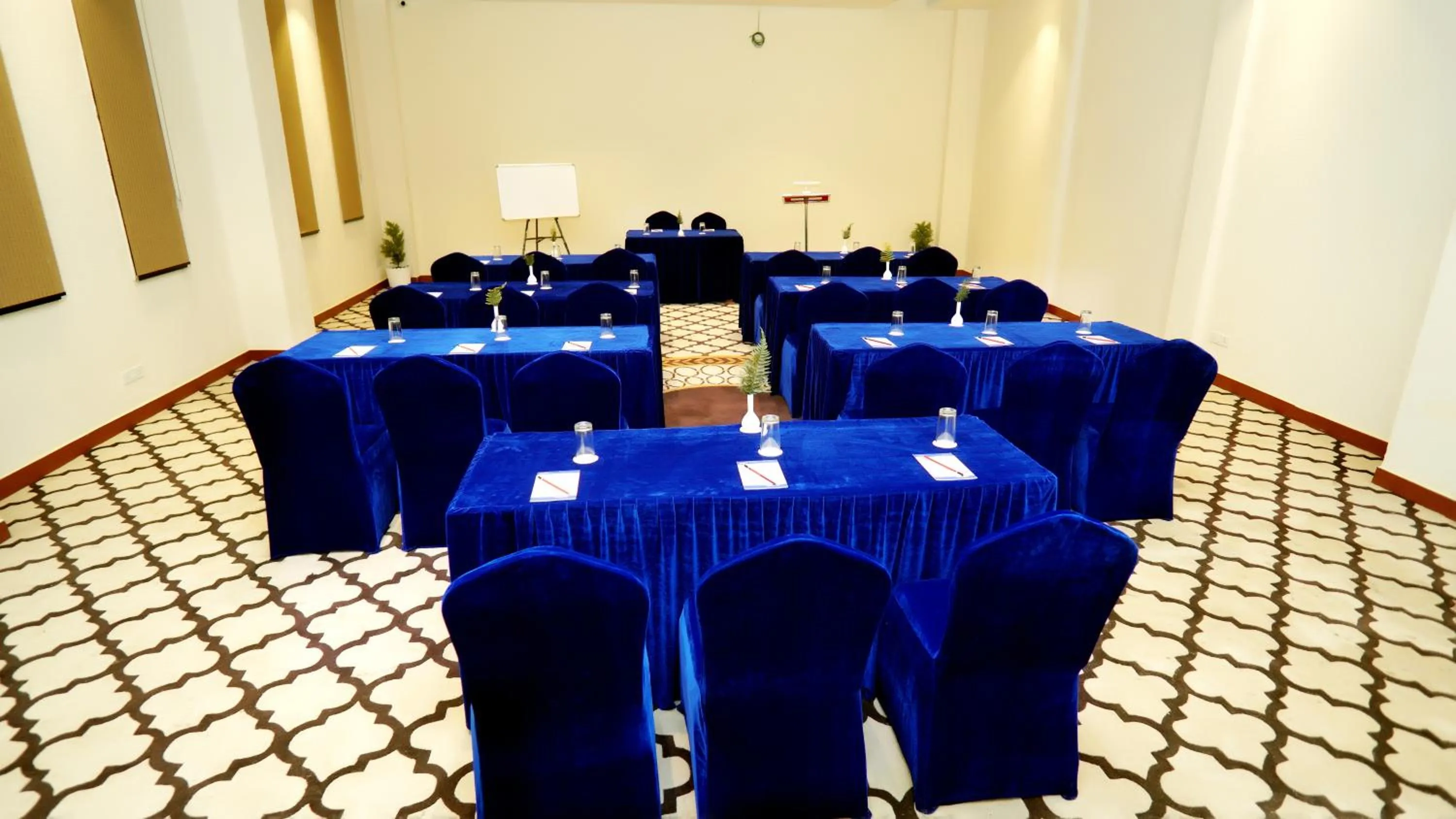 Meeting/conference room in The Jungle Mountain Retreat