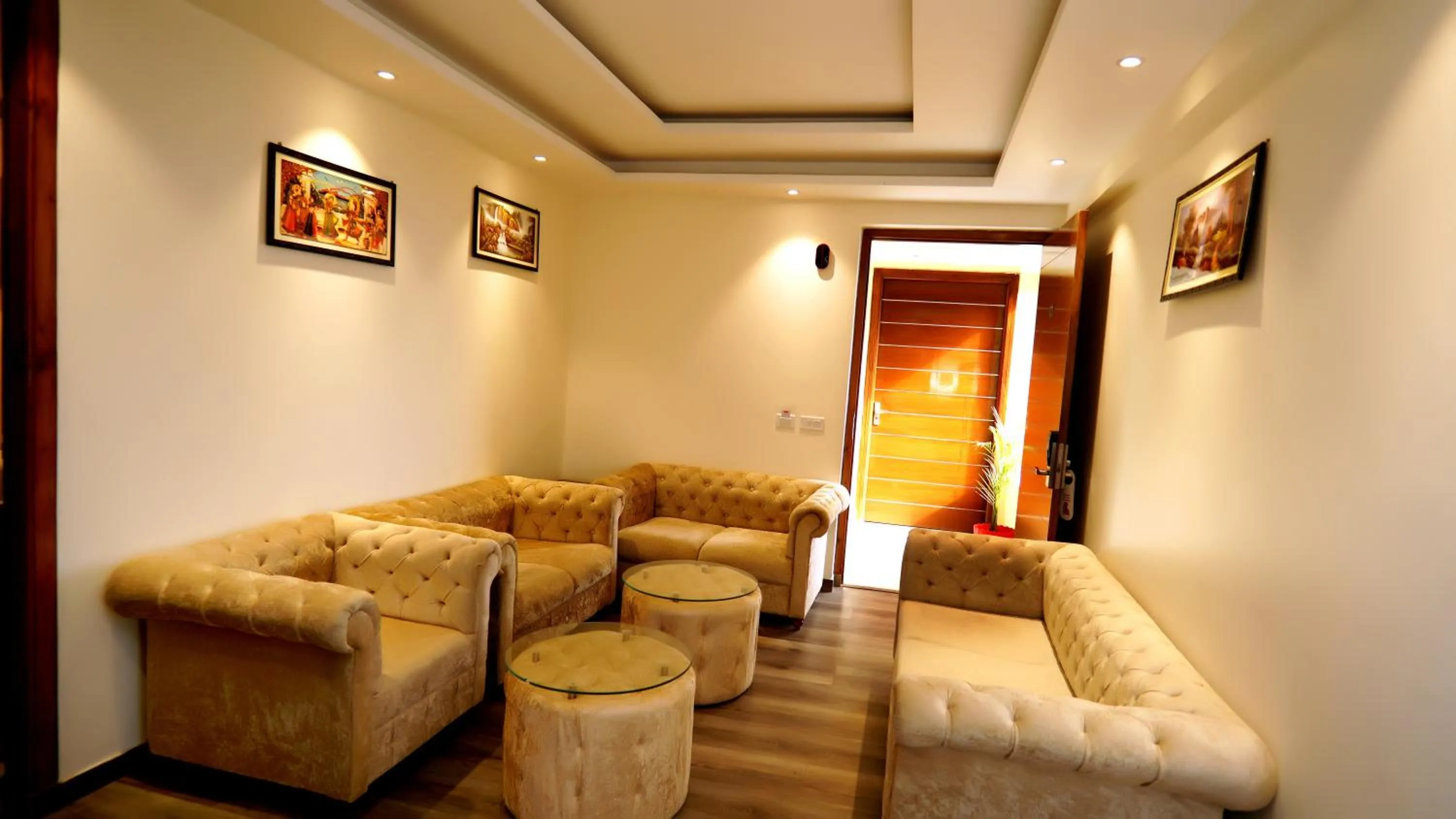 Living room in The Jungle Mountain Retreat