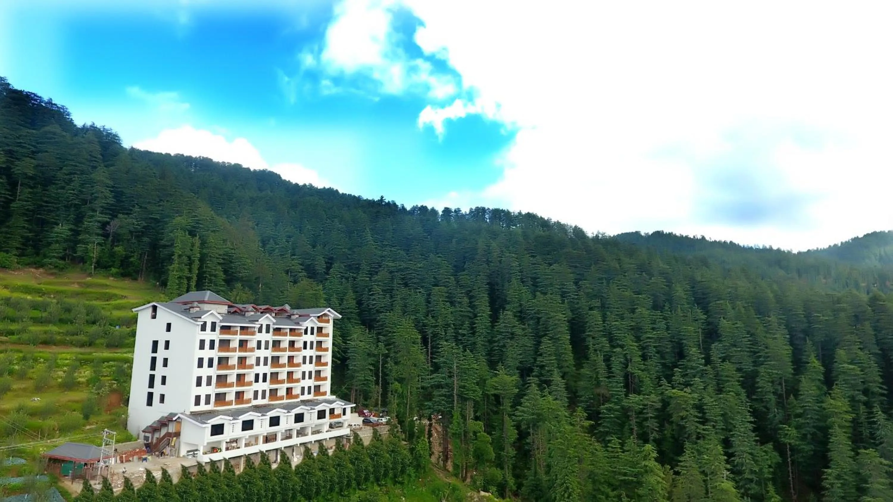 Property building in The Jungle Mountain Retreat