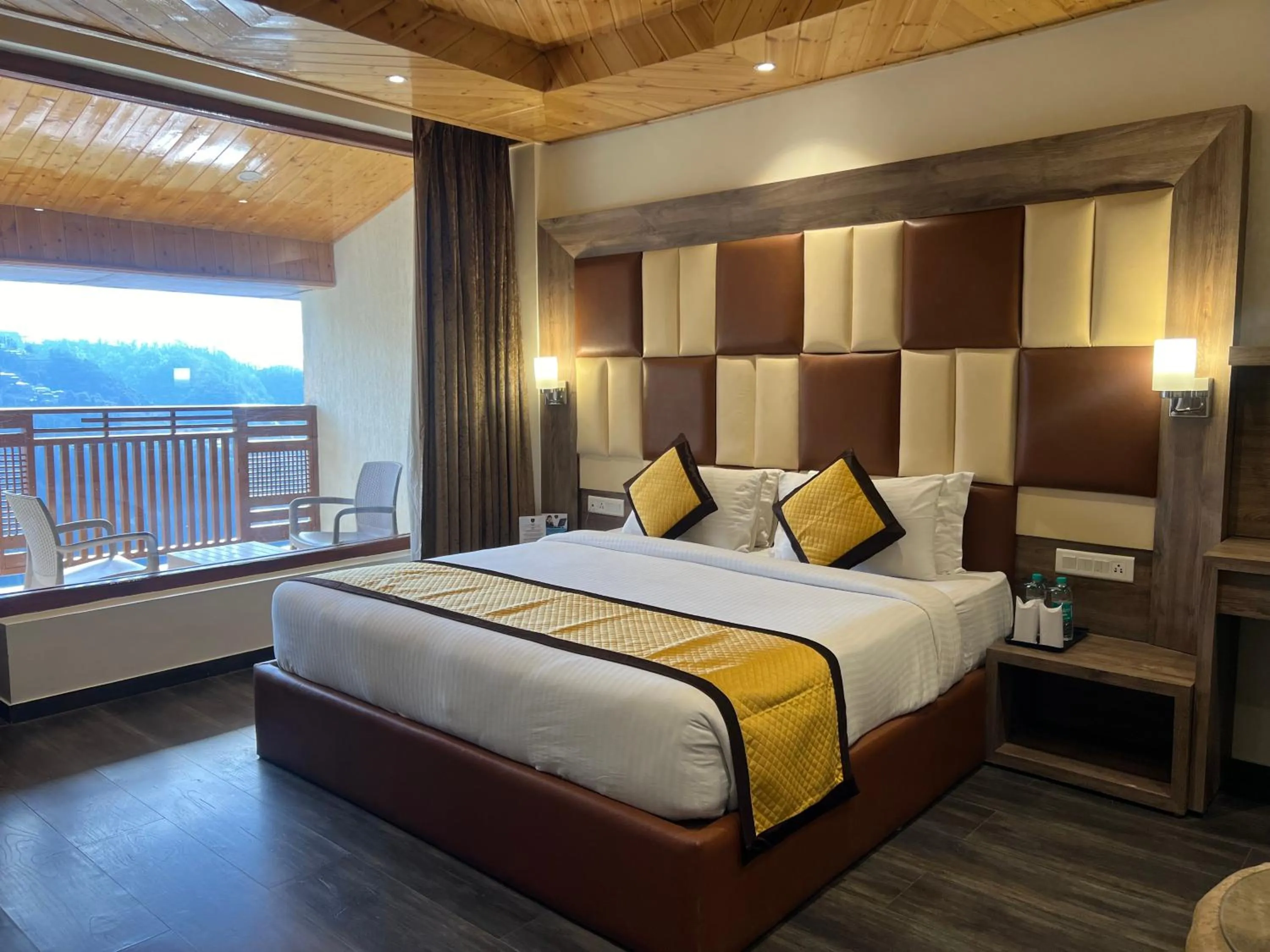 Bed in The Jungle Mountain Retreat