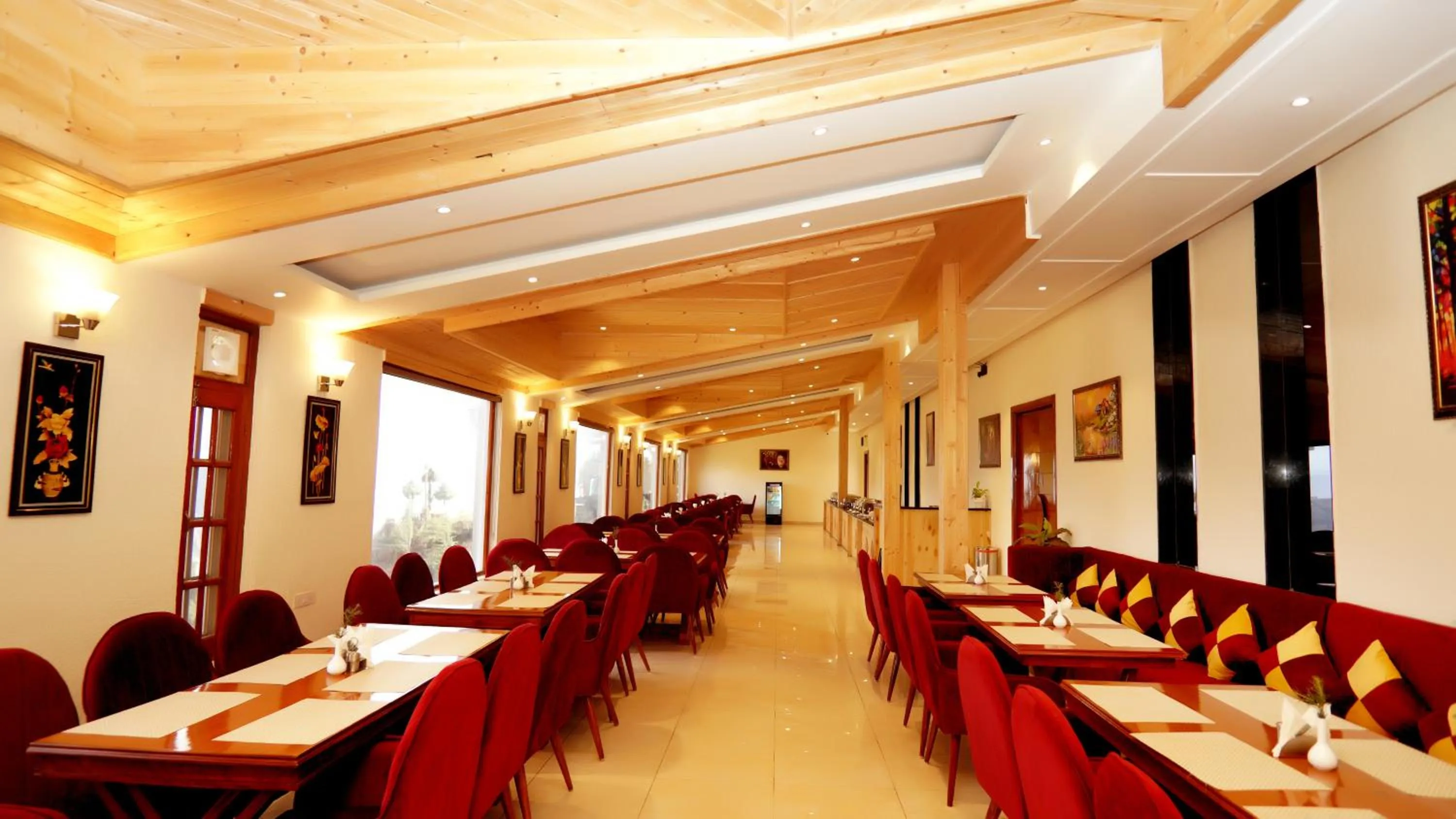 Restaurant/places to eat in The Jungle Mountain Retreat