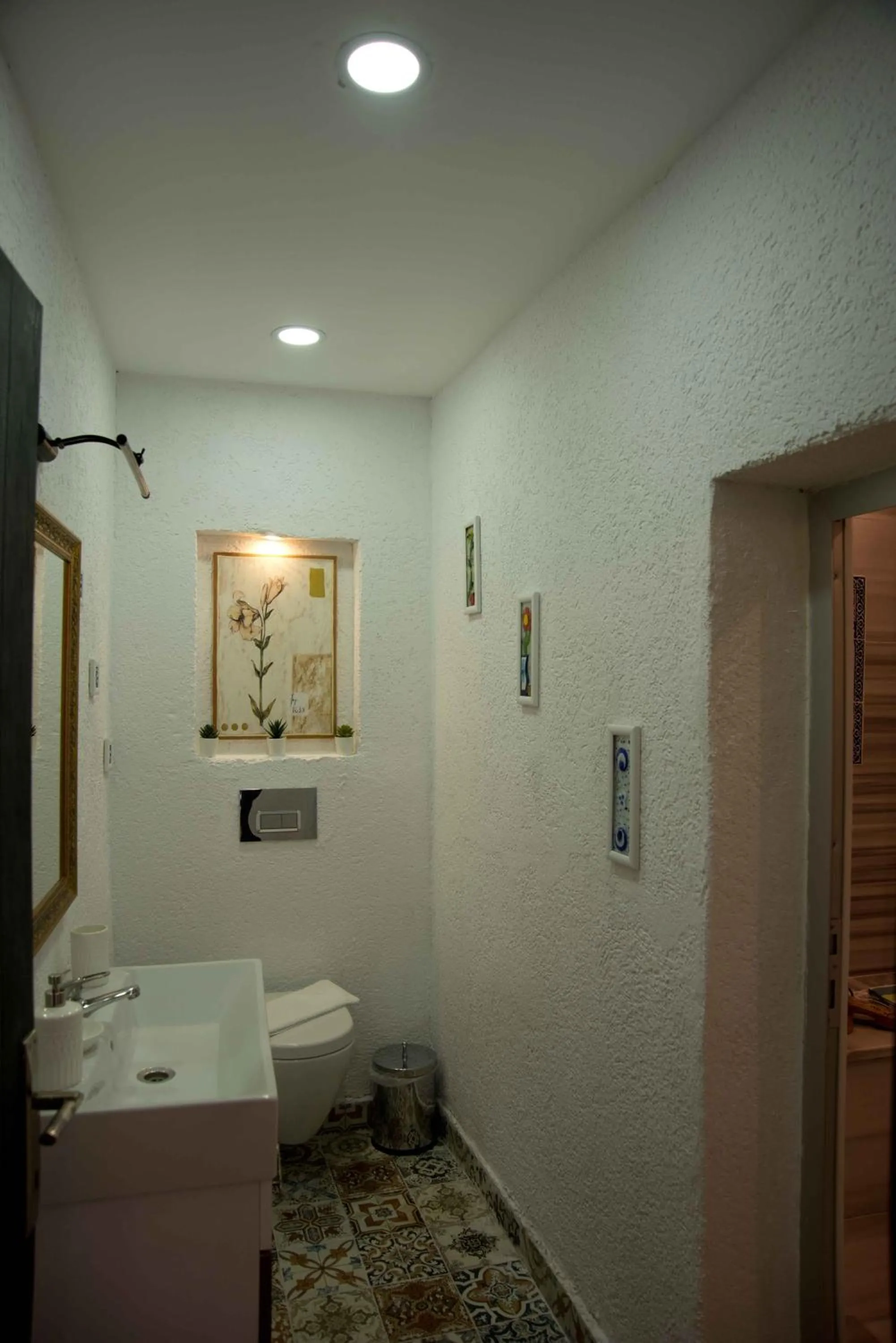 Bathroom in Big Orange Hotel Old City