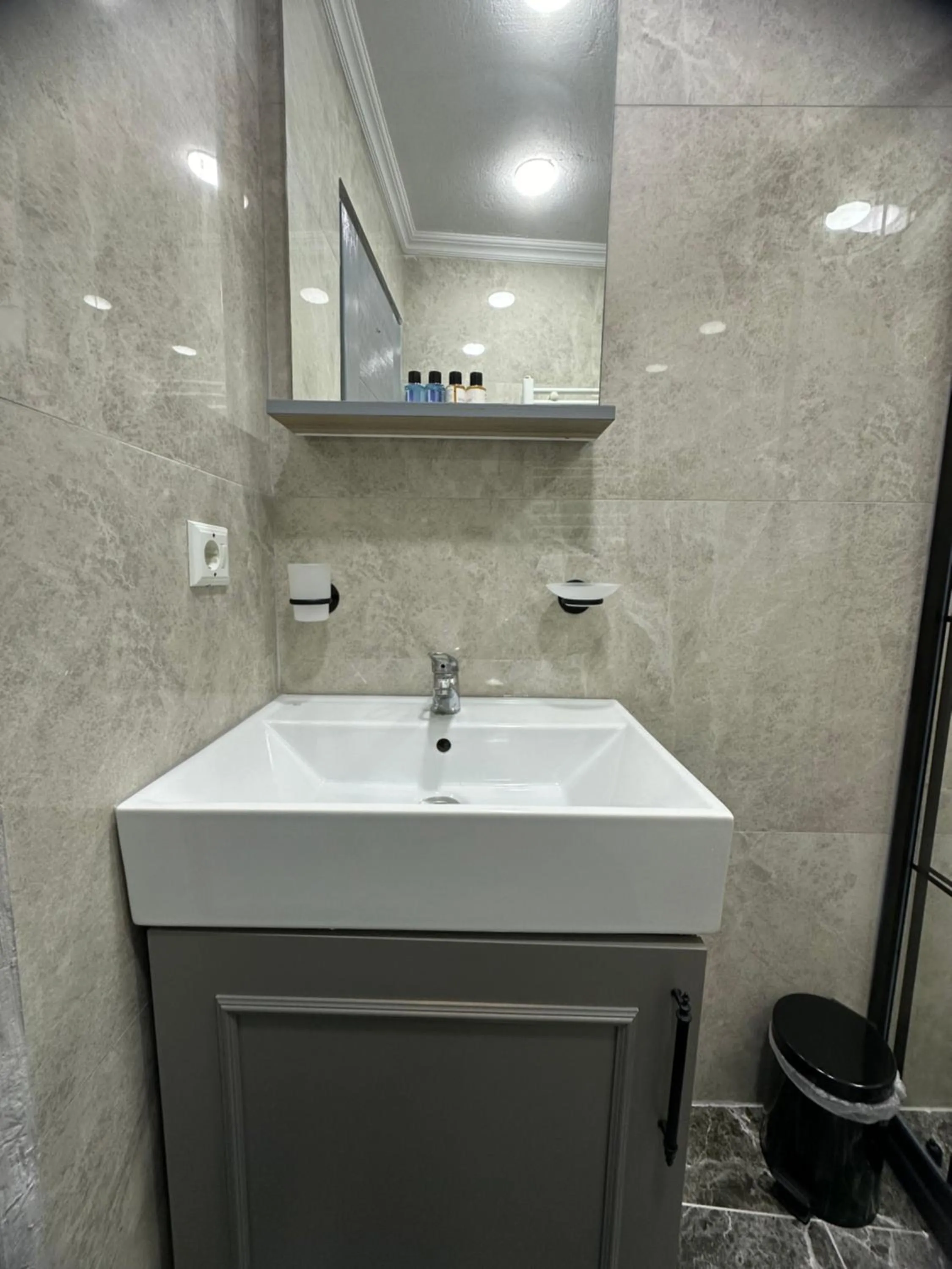 Bathroom in Big Orange Hotel Old City