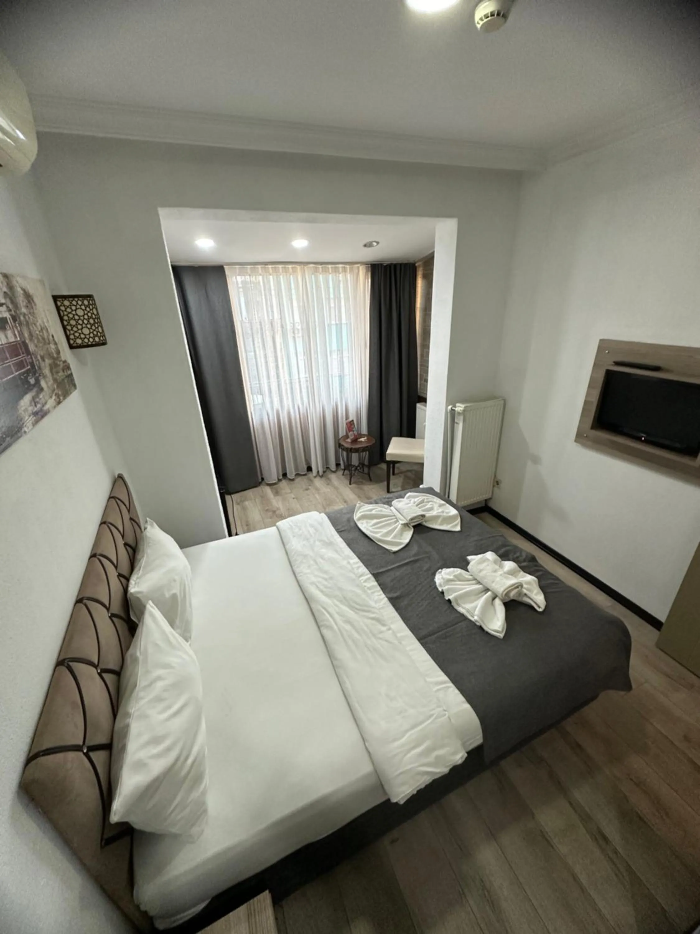 Bed in Big Orange Hotel Old City