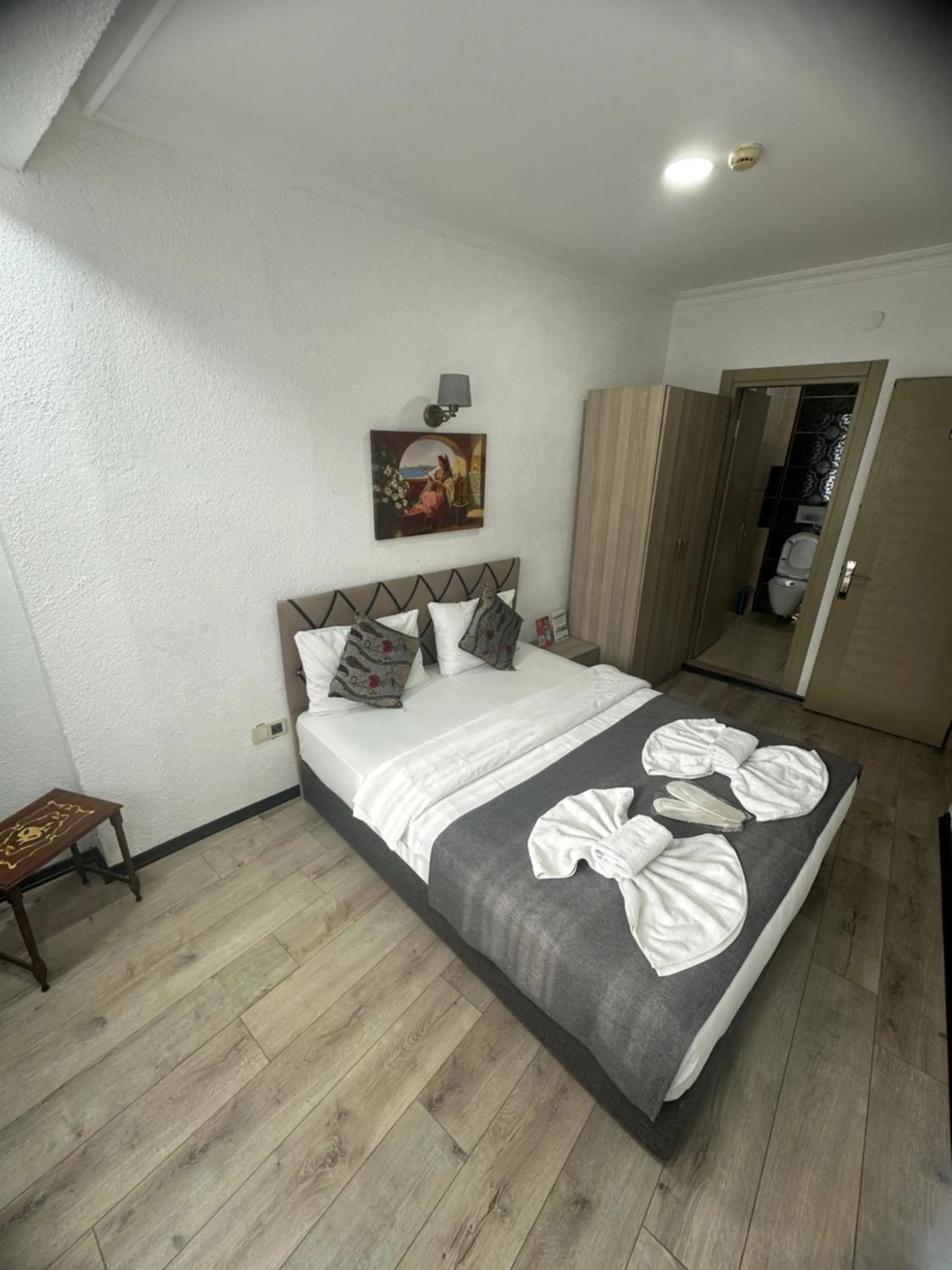 Bed in Big Orange Hotel Old City