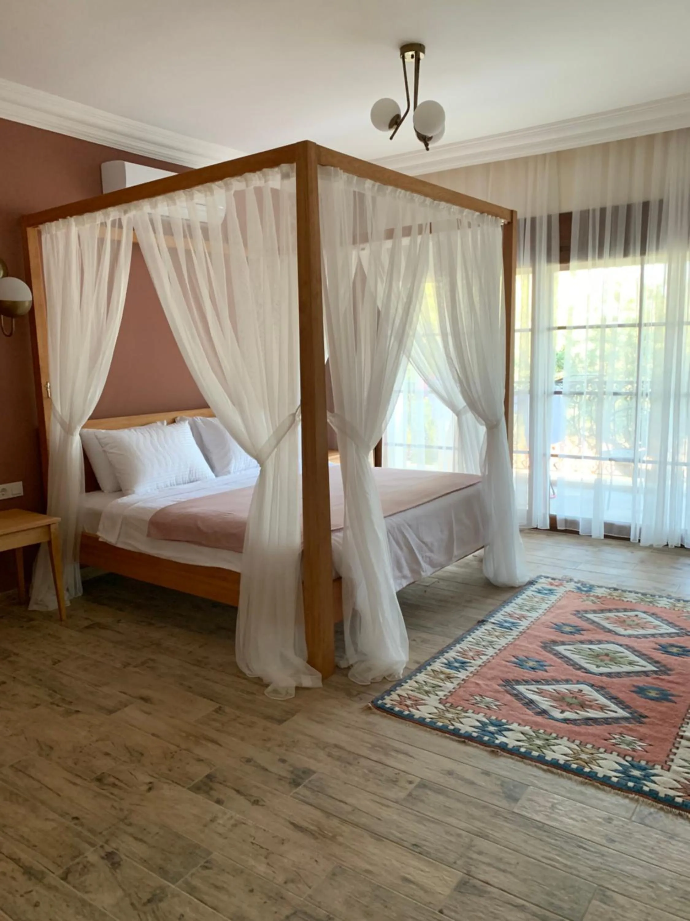 Bedroom, Bed in Kairos Hotel