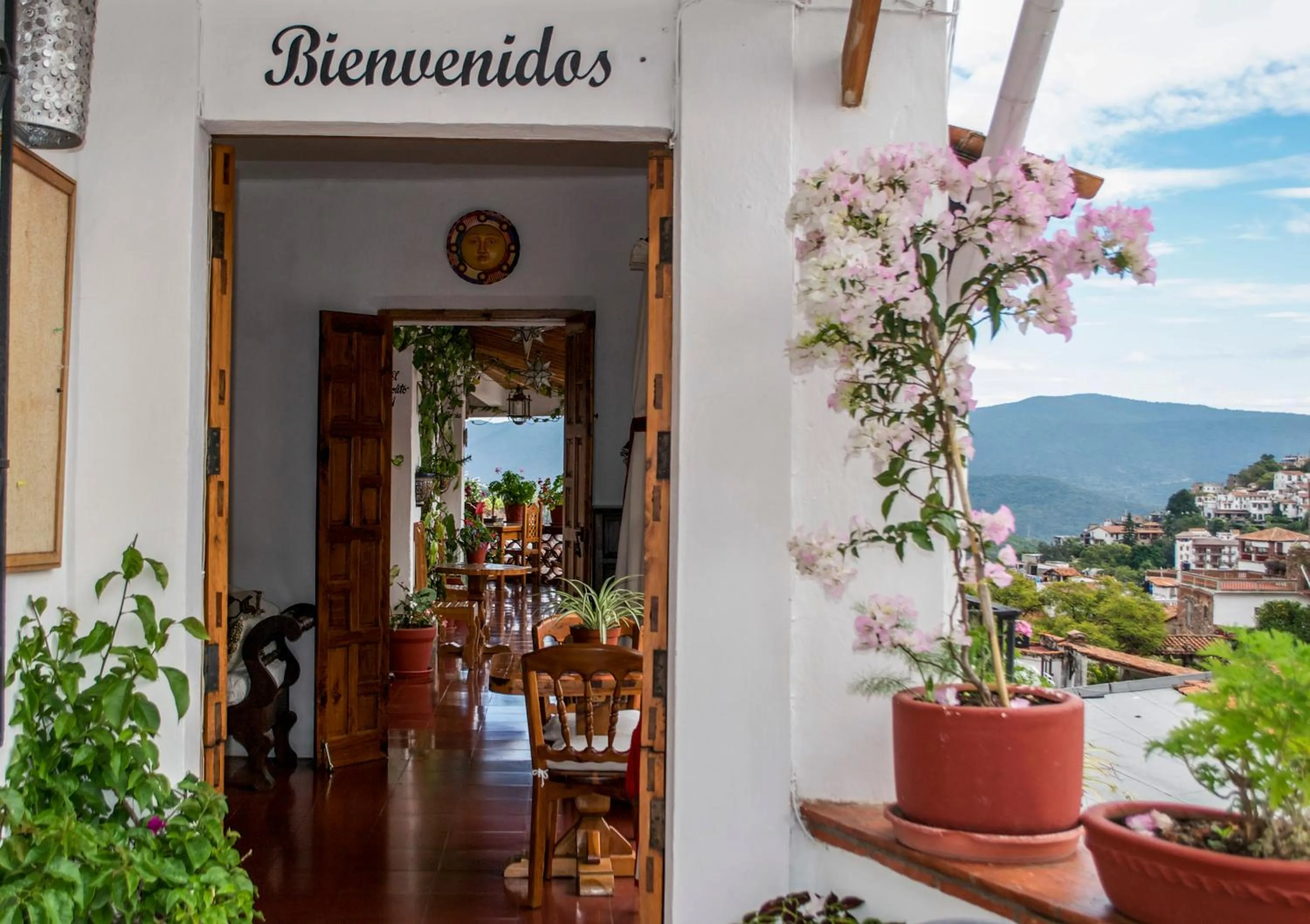 Property building in Hotel Mi Casita