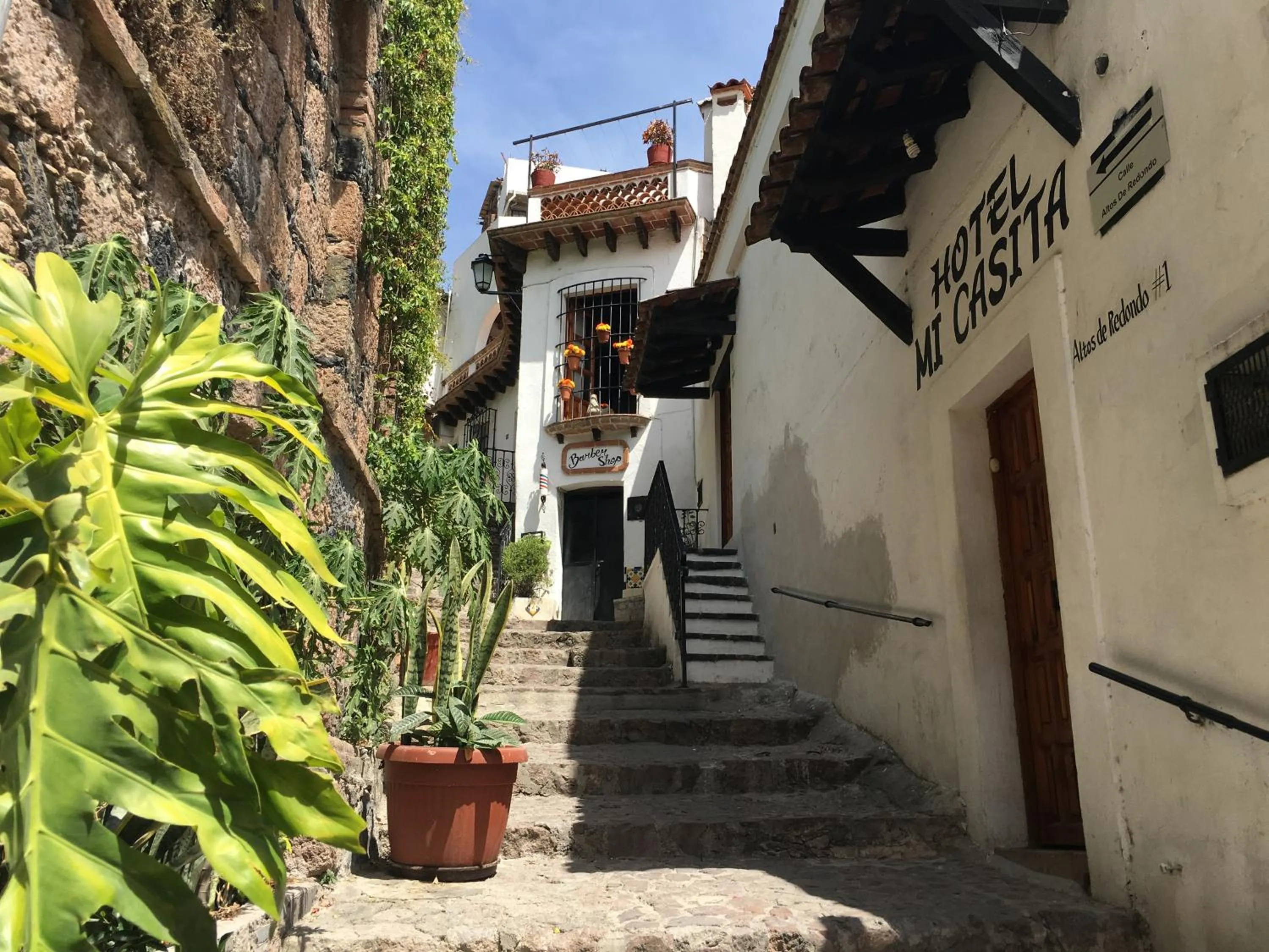 Property building in Hotel Mi Casita