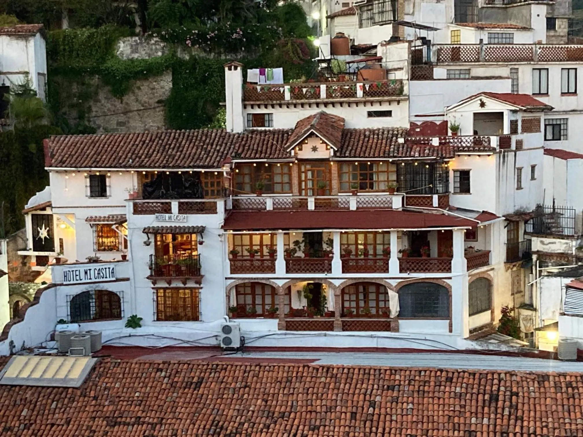 Property building in Hotel Mi Casita