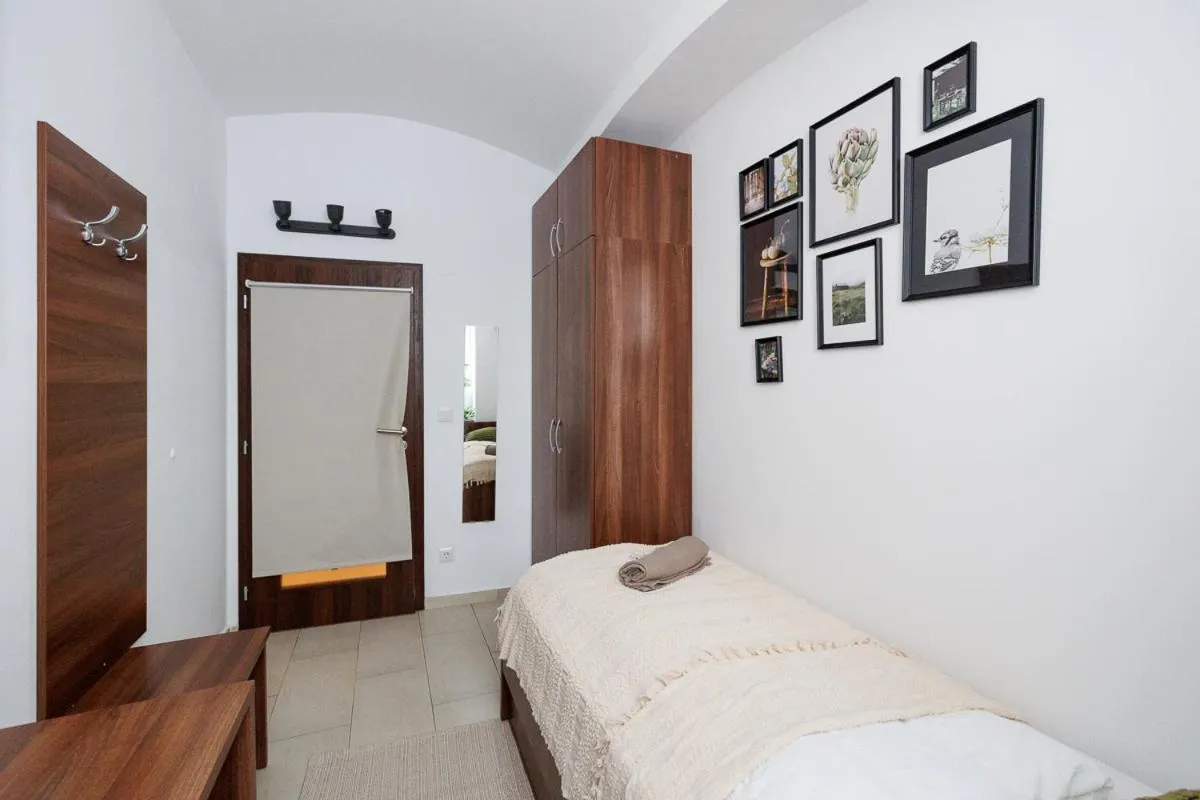 Bed in Vienna City Business Rooms