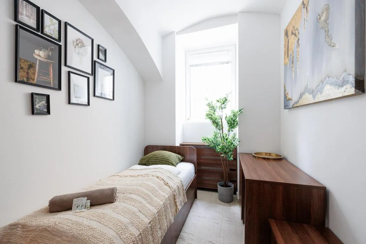 Bed in Vienna City Business Rooms