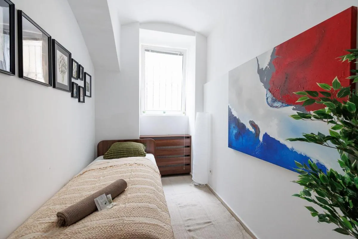 Bed in Vienna City Business Rooms