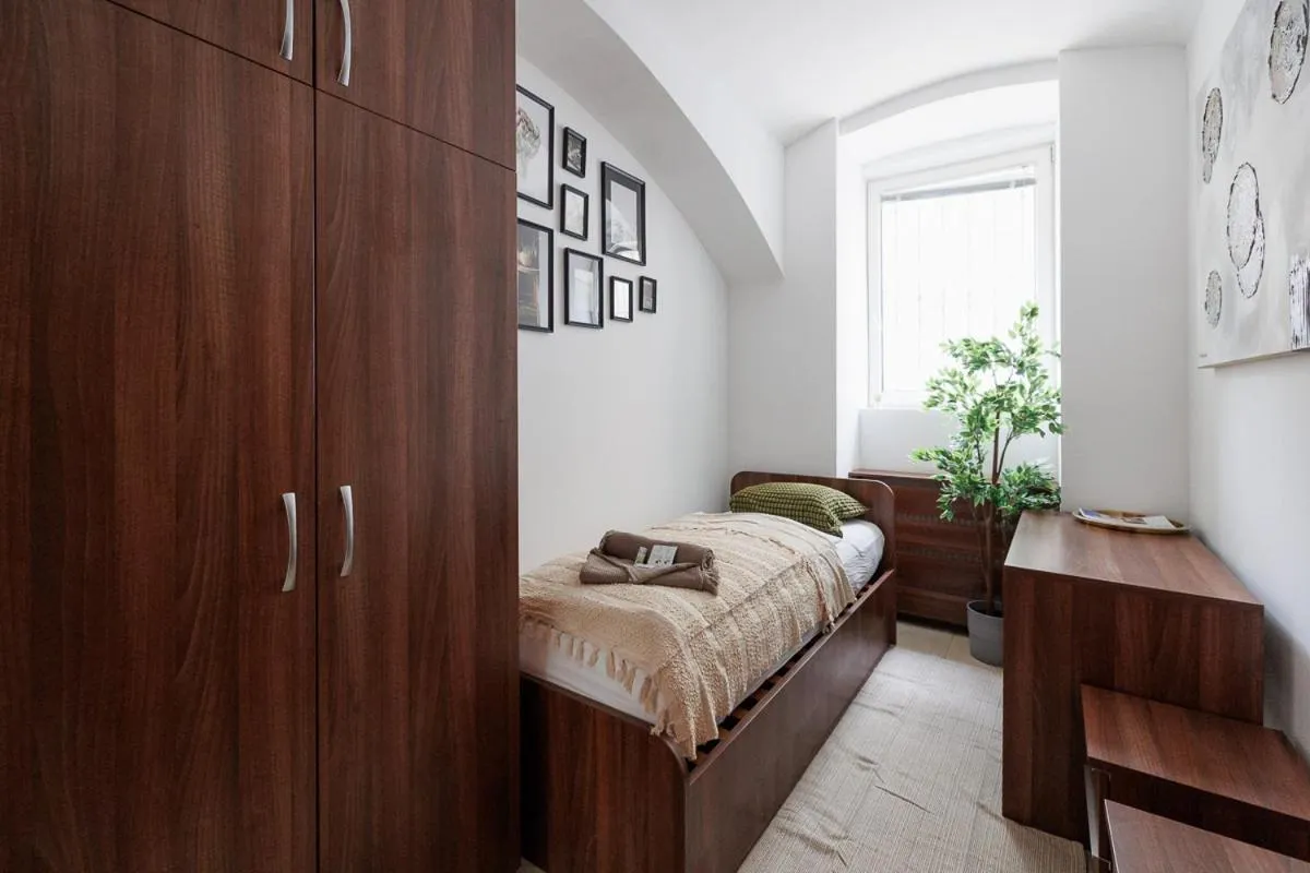 Bed in Vienna City Business Rooms