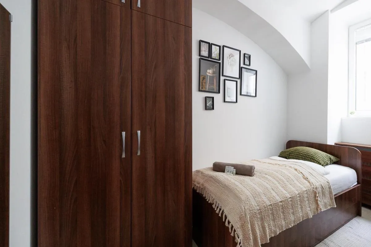 Bed in Vienna City Business Rooms