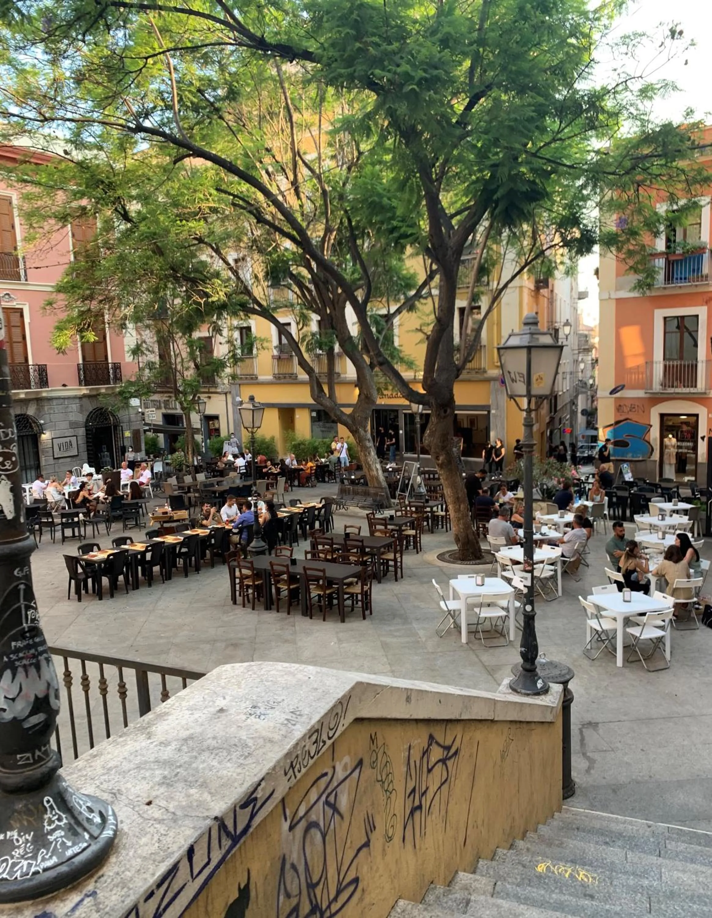 Restaurant/places to eat in Altrove