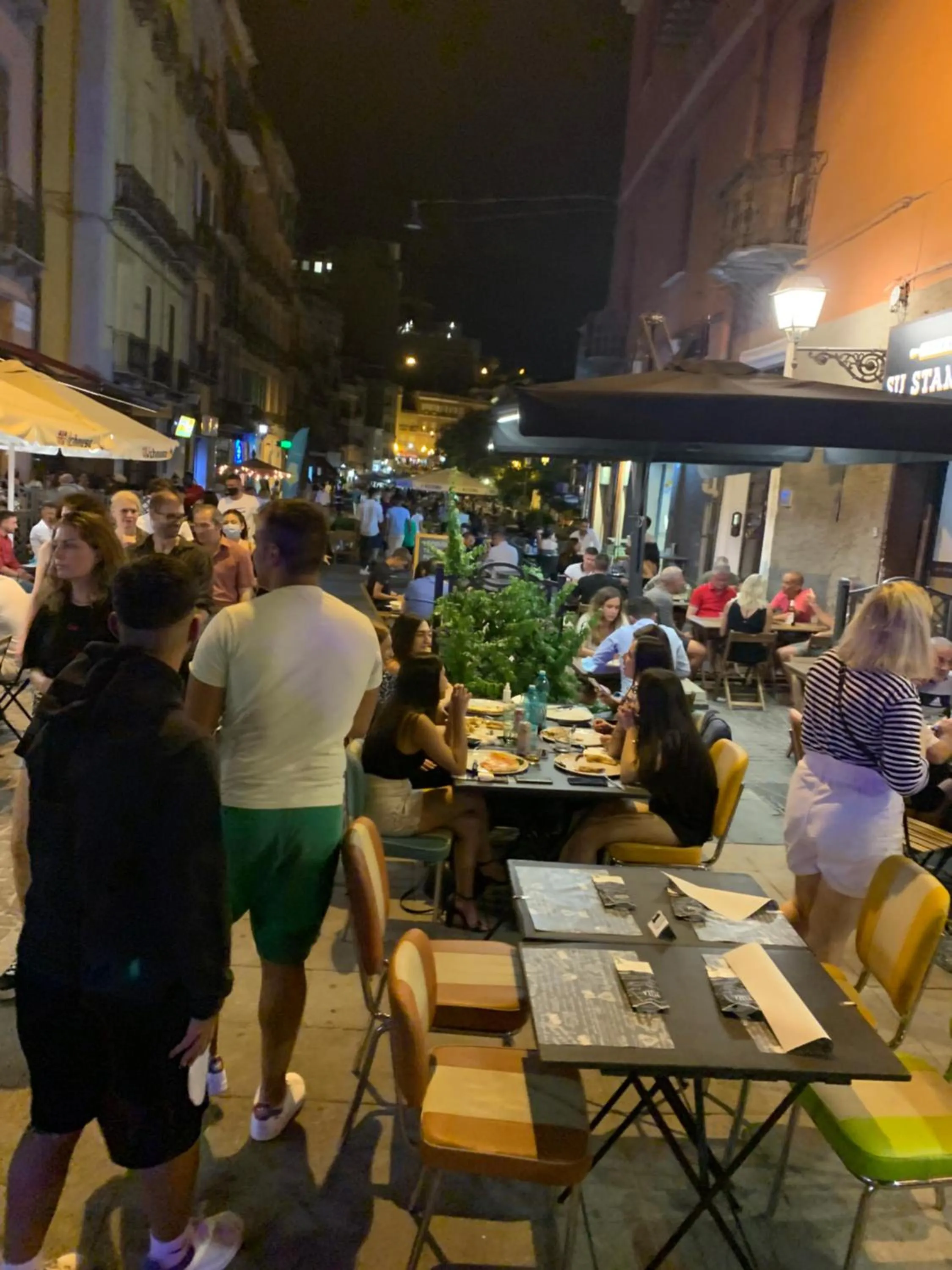 Restaurant/places to eat in Altrove