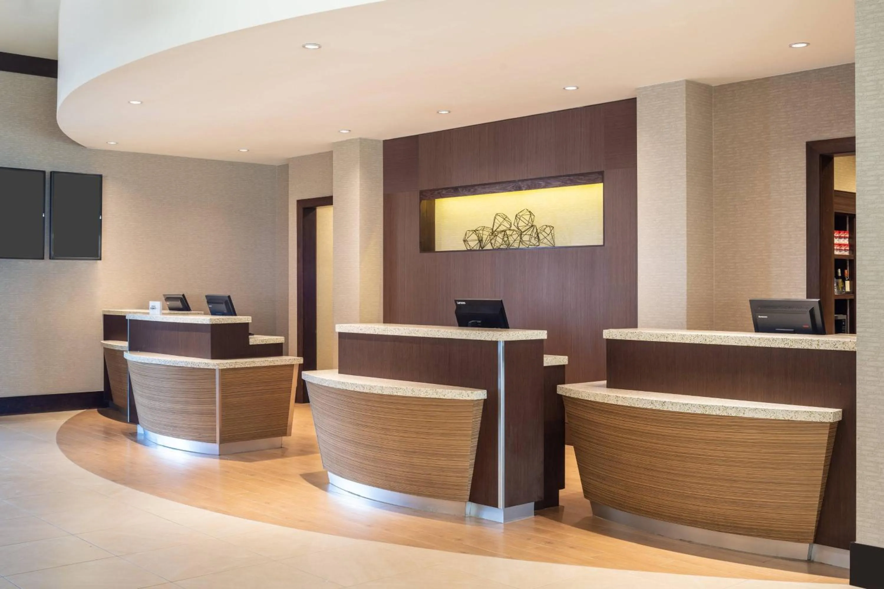 Lobby or reception in Courtyard by Marriott Miami Airport