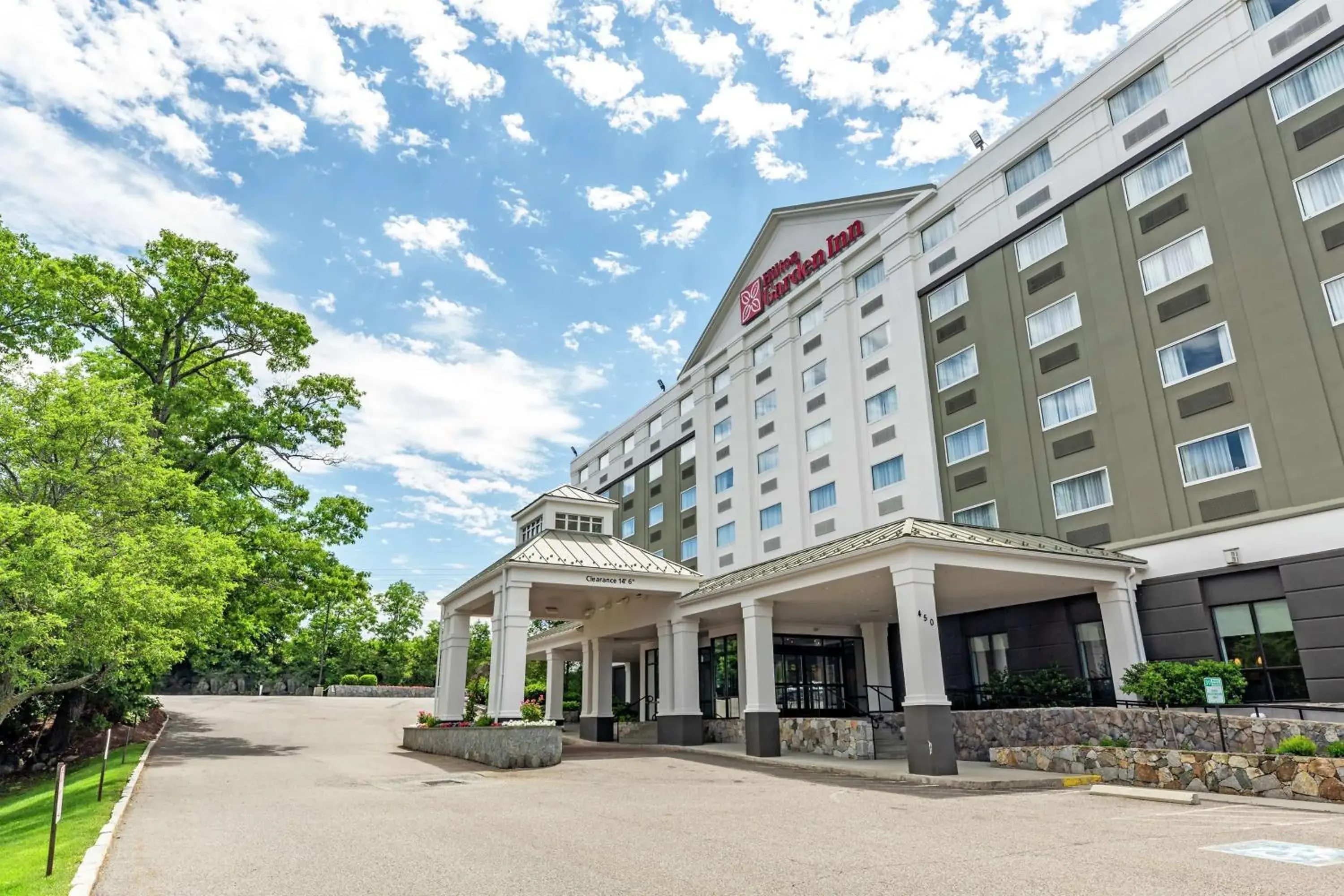 Property building in Hilton Garden Inn Boston Waltham Property building in Hilton Garden Inn Boston Waltham